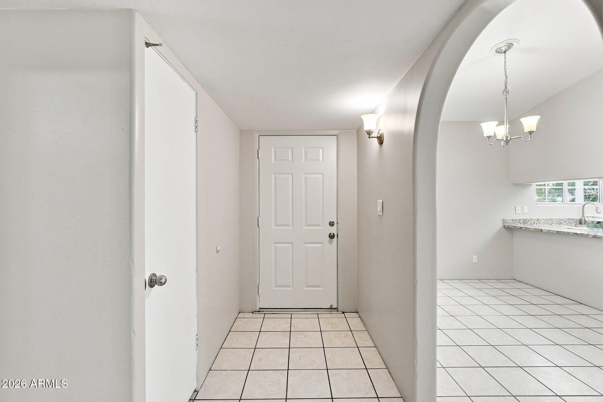 332 W KERRY Lane