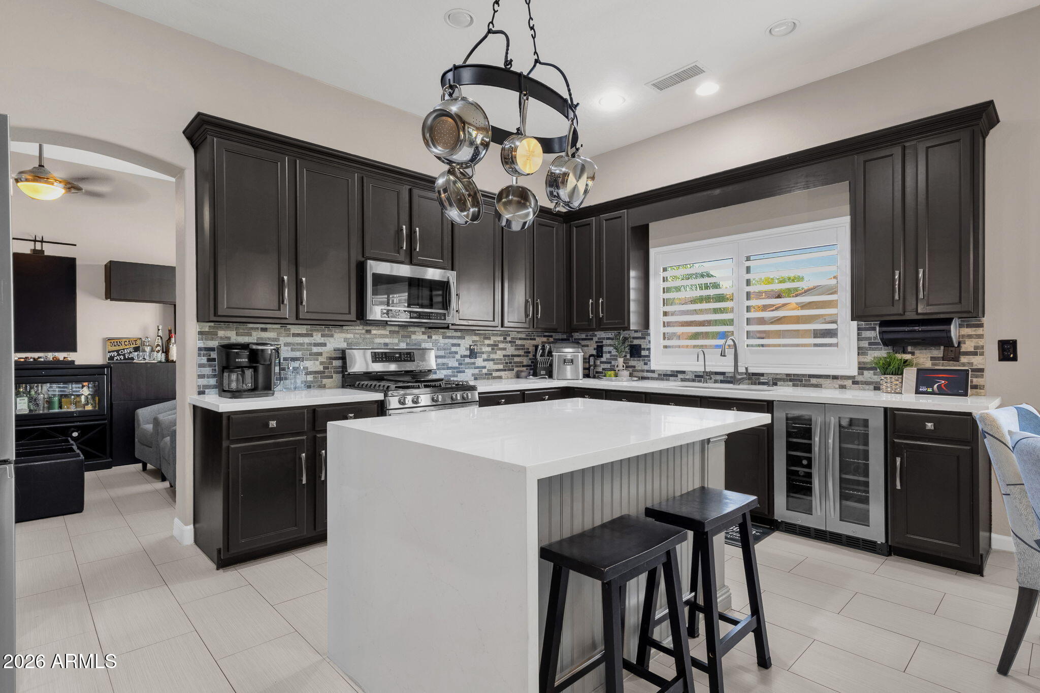 10464 E MEDINA Avenue