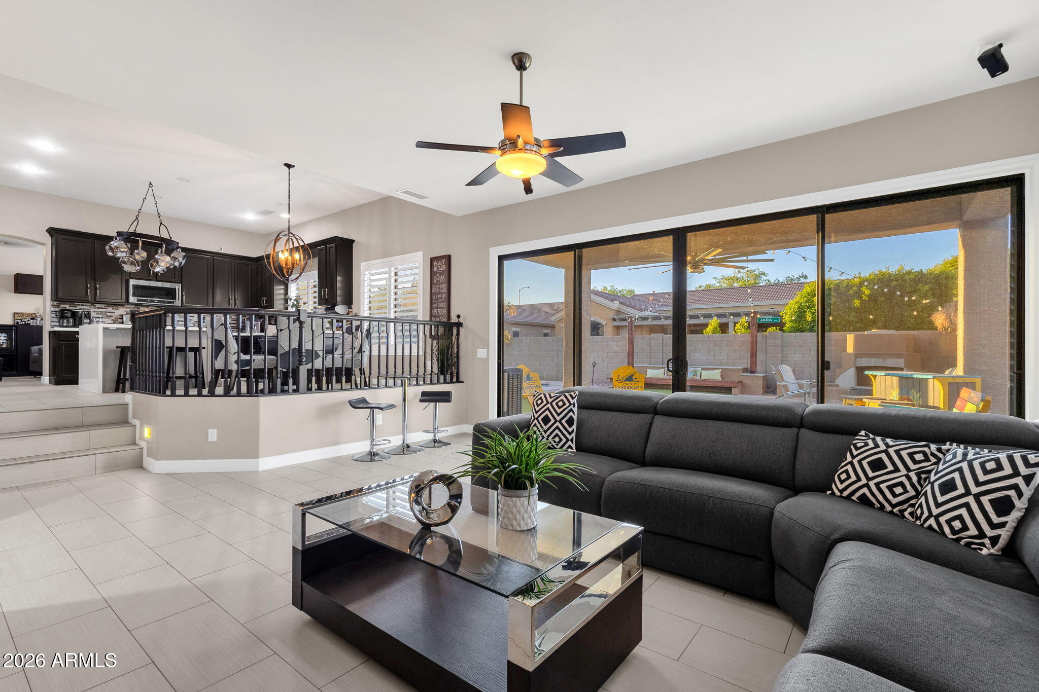 10464 E MEDINA Avenue