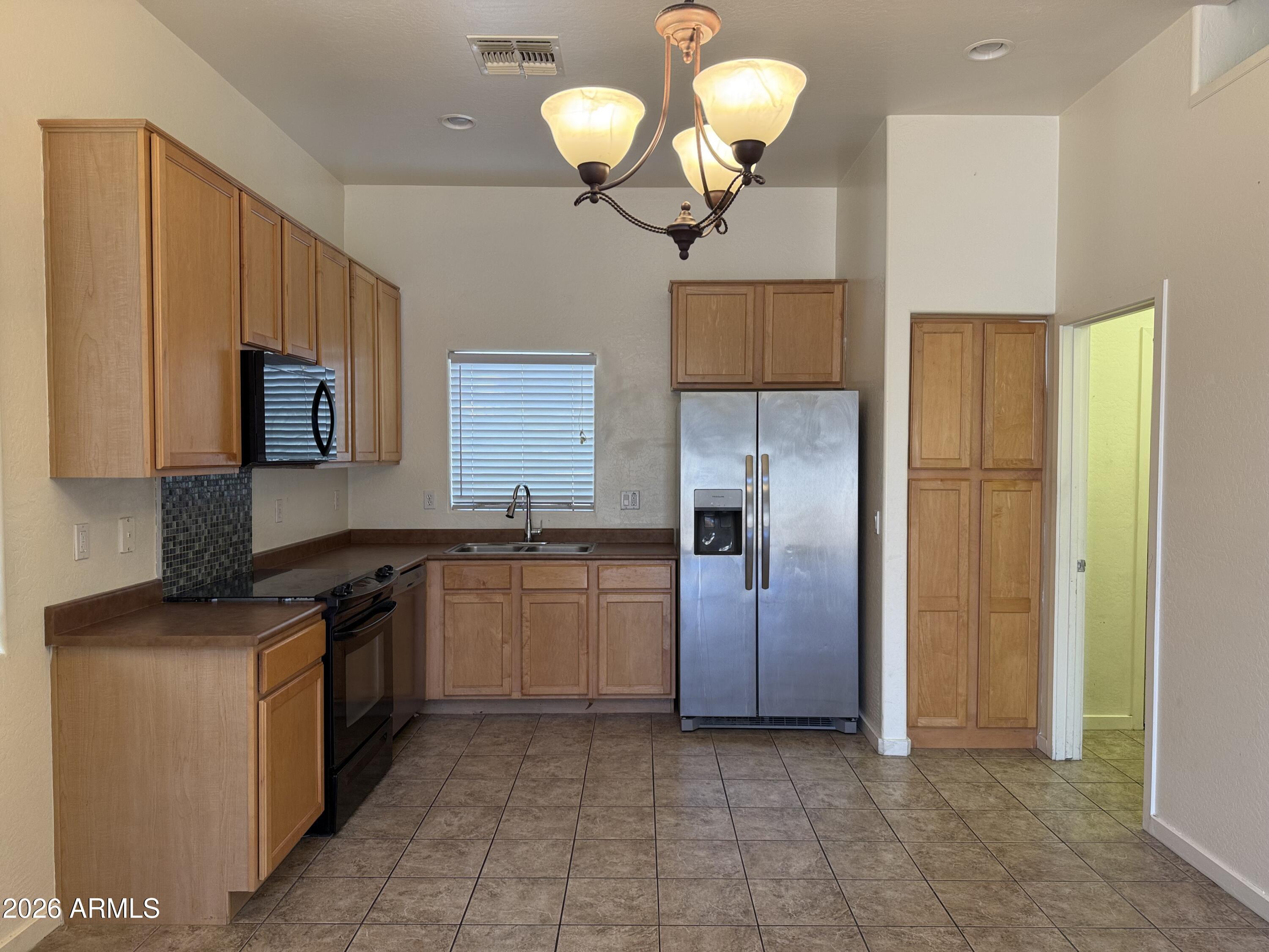 544 N ALMA SCHOOL Road 16