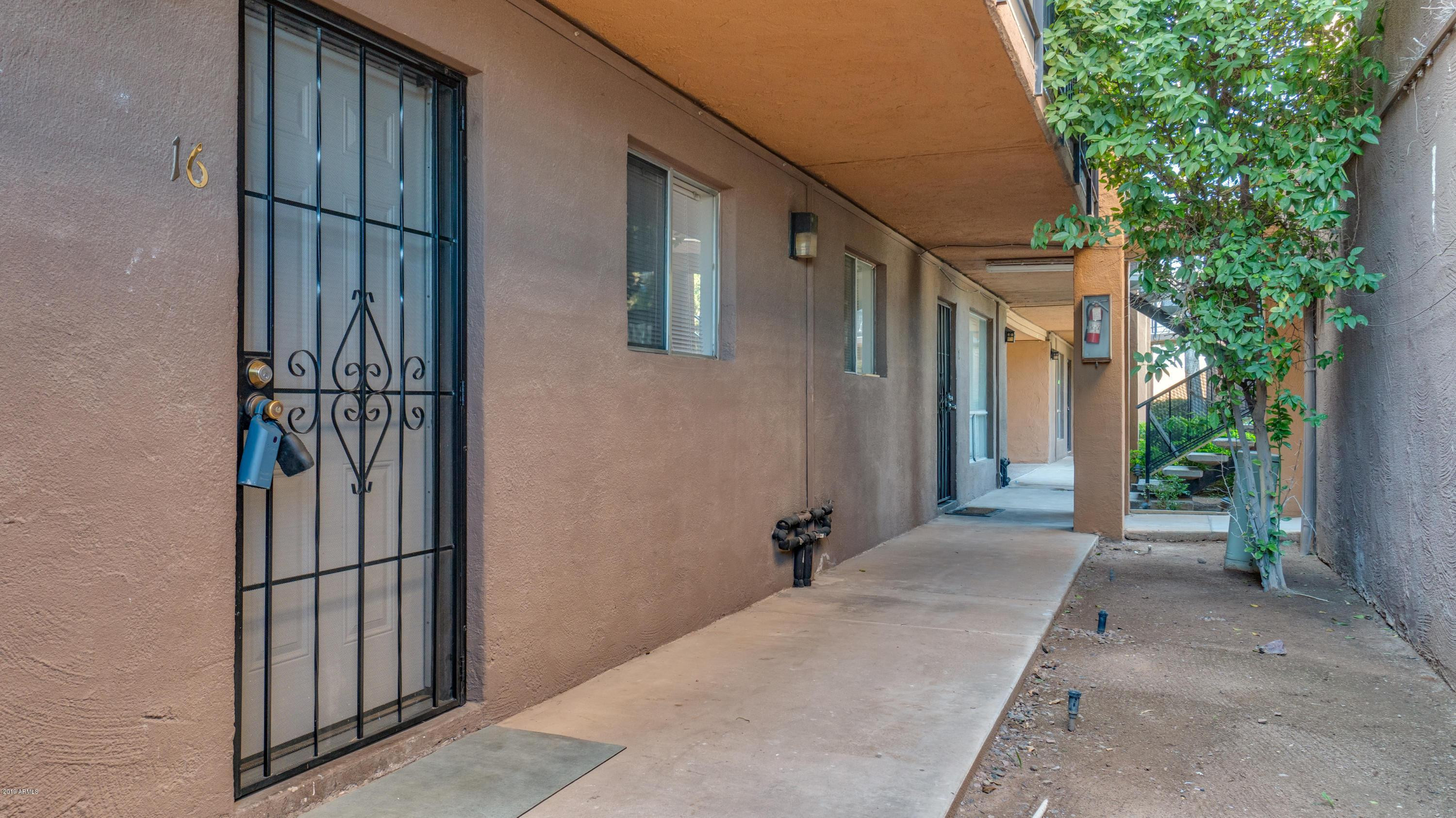 3230 E Pinchot Avenue Apt 16