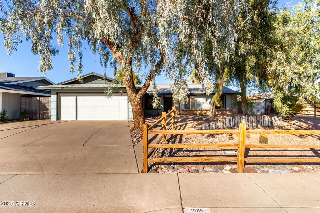 Photo of 1506 E Hilton Avenue, Mesa, AZ 85204 (MLS # 6930534)