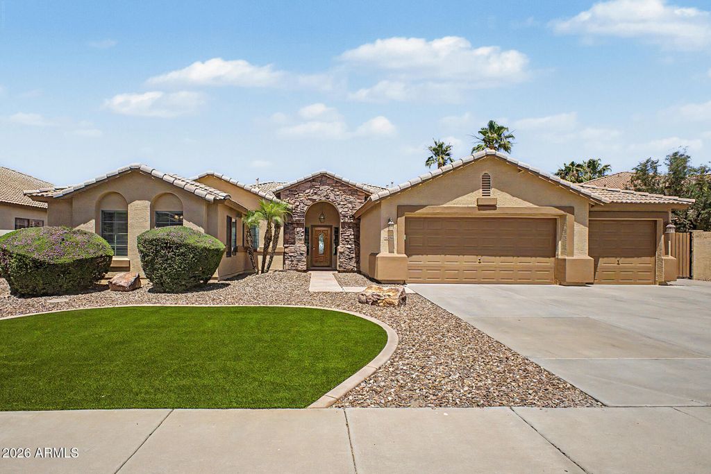 Photo of 3766 S Ponderosa Drive, Gilbert, AZ 85297 (MLS # 7025131)
