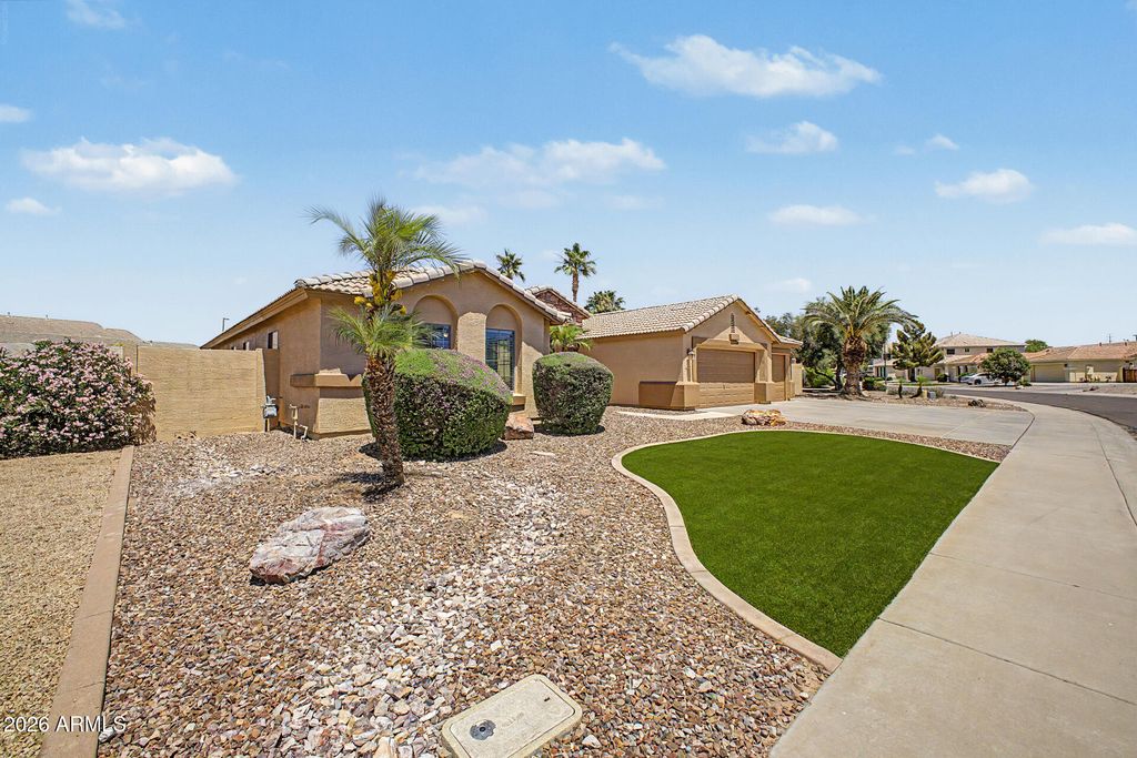 Photo of 3766 S Ponderosa Drive, Gilbert, AZ 85297 (MLS # 7025131)