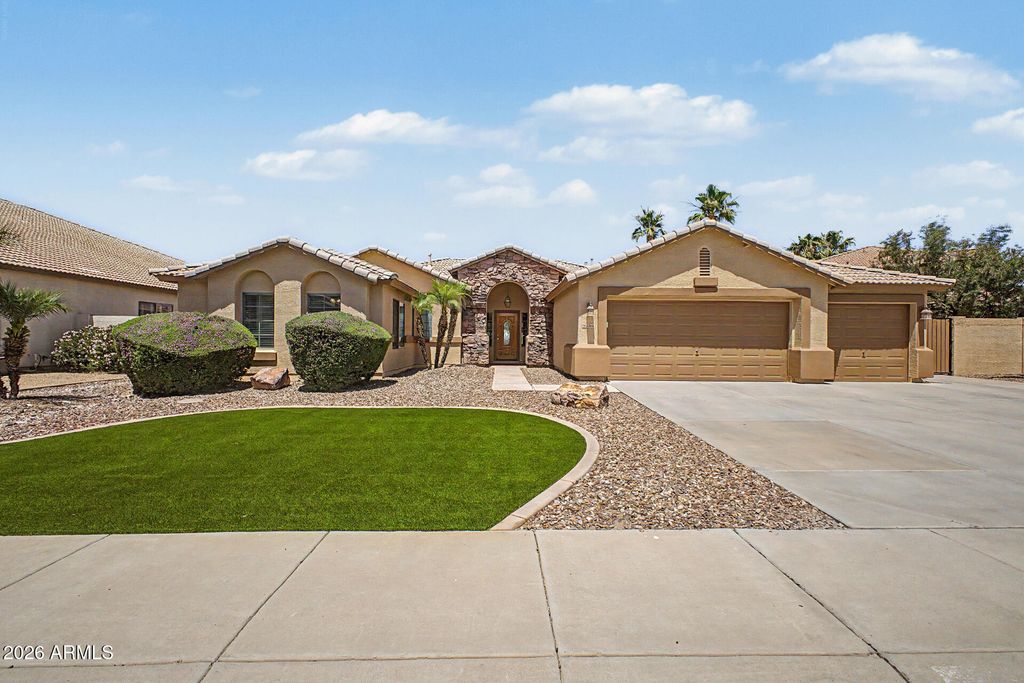 Photo of 3766 S Ponderosa Drive, Gilbert, AZ 85297 (MLS # 7025131)