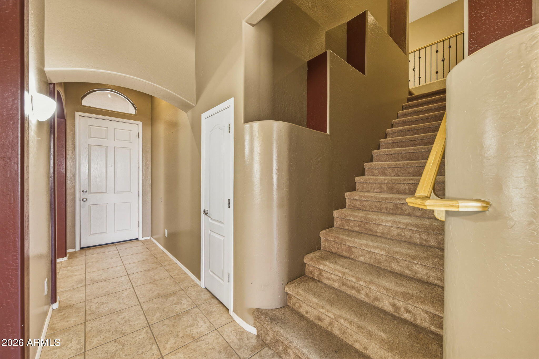 1542 E CHAPARRAL Place