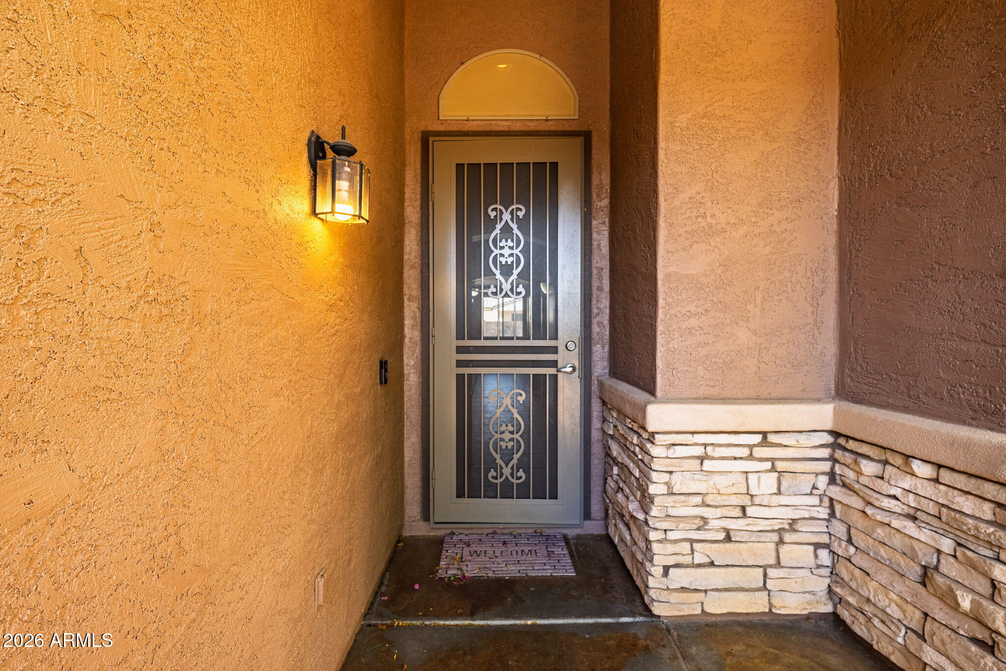 1542 E CHAPARRAL Place