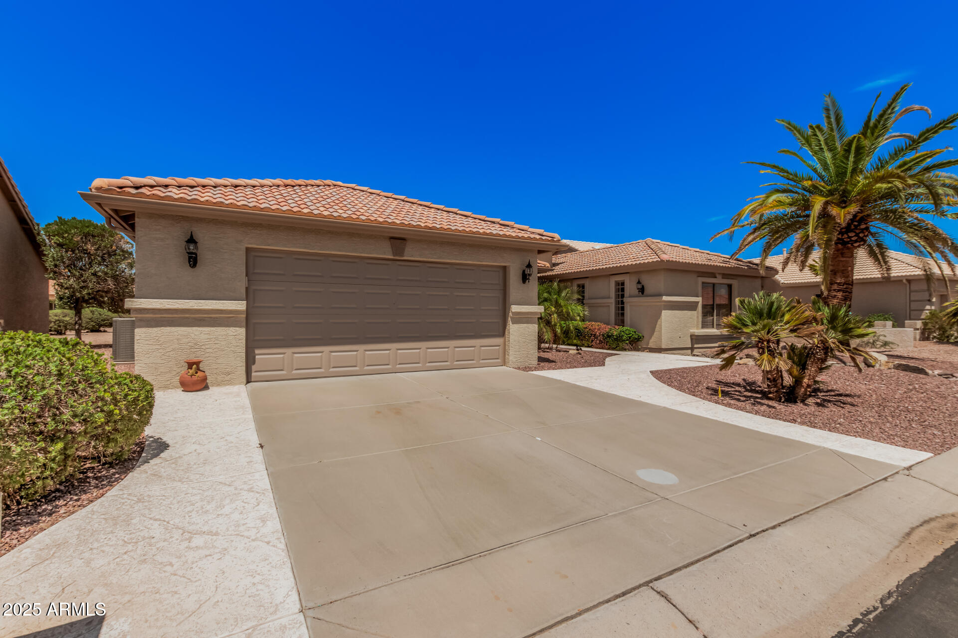 9038 E DIAMOND Drive