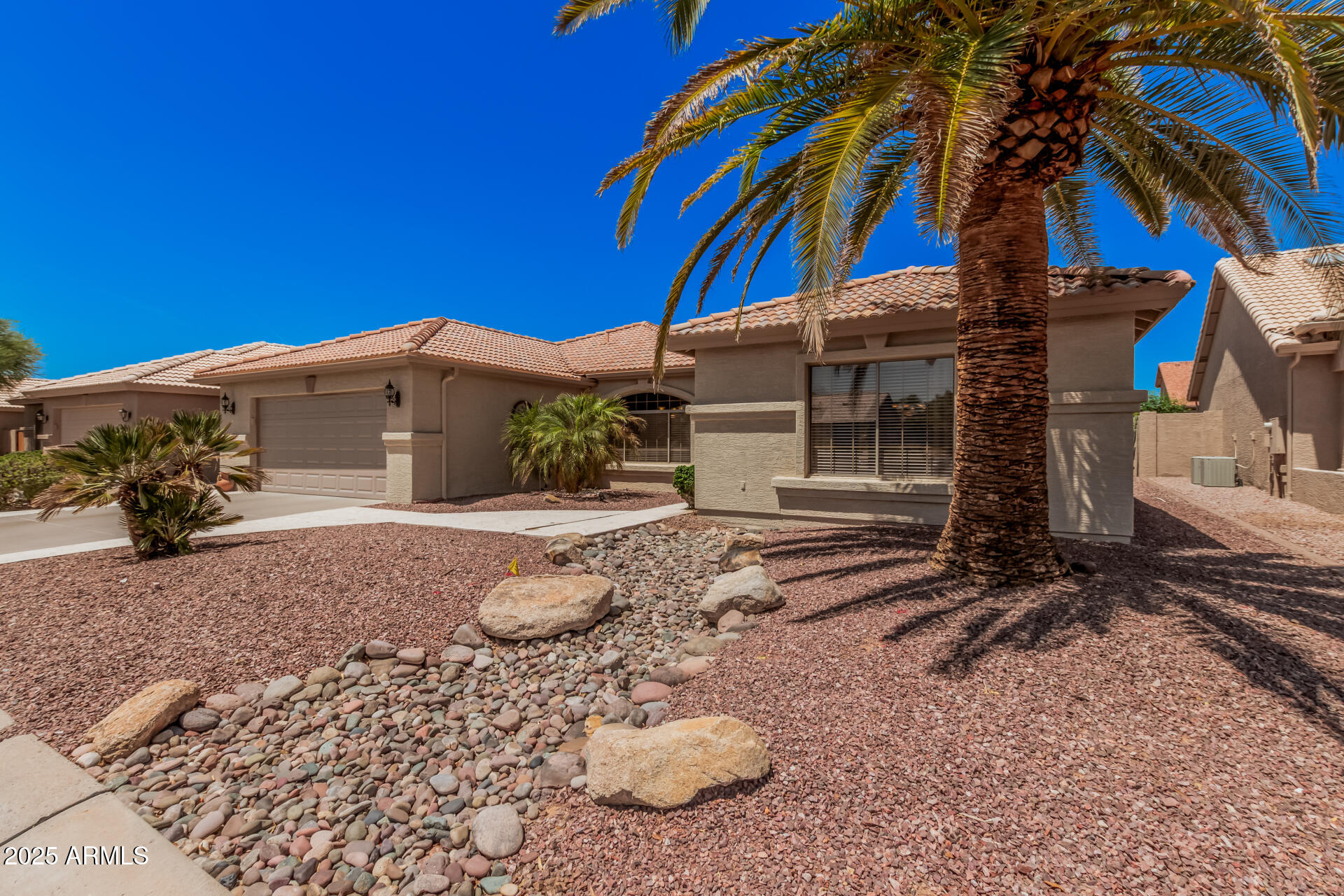 9038 E DIAMOND Drive