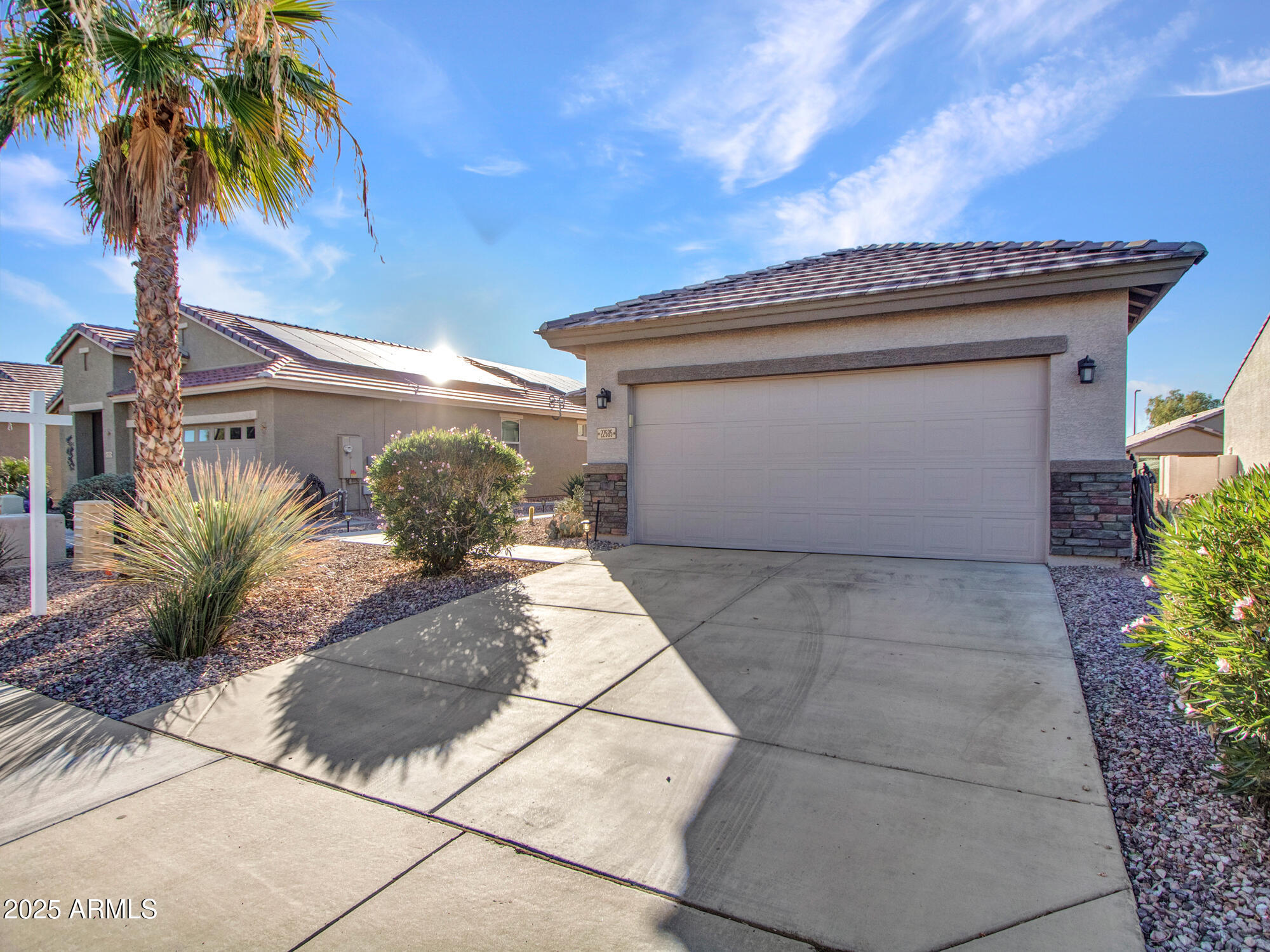 22585 W MOONLIGHT Path
