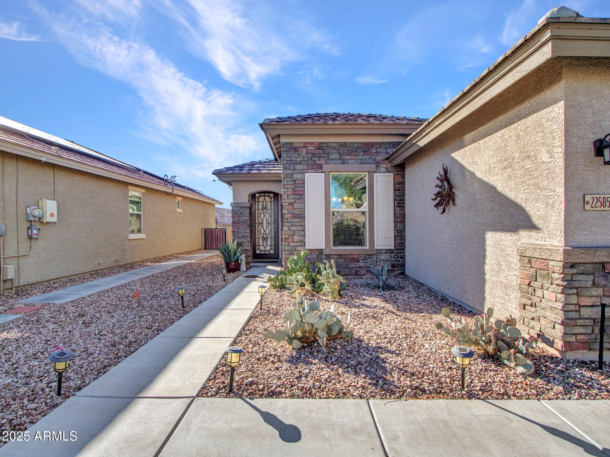 22585 W MOONLIGHT Path