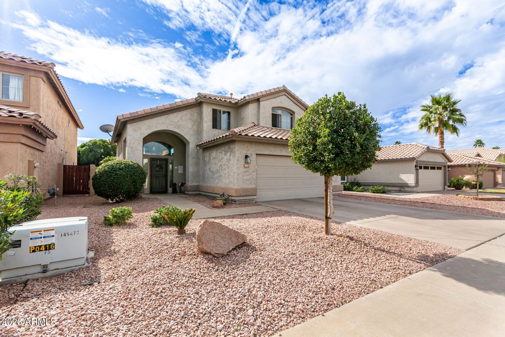 Photo of 1727 E Aspen Way, Gilbert, AZ 85234 (MLS # 6974139)
