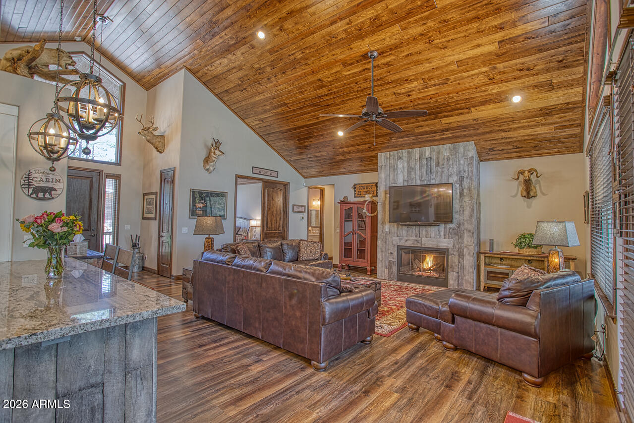 4880 W Hawthorn Road