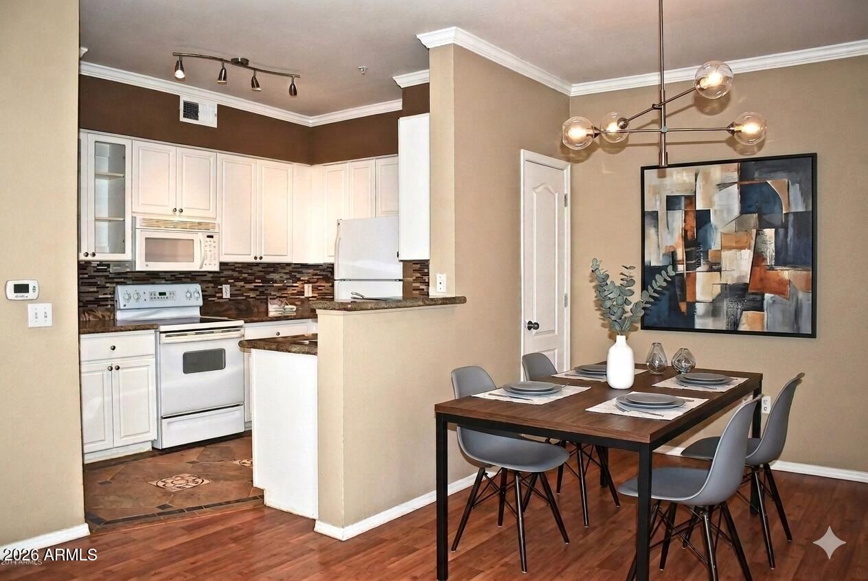 1701 E Colter 474