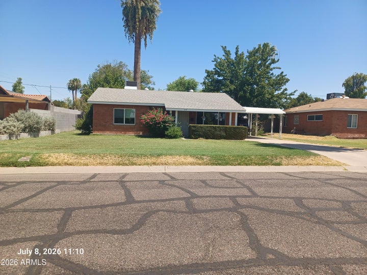 Photo 1 of 15 — 814 E LAMAR Road, Phoenix, AZ 85014