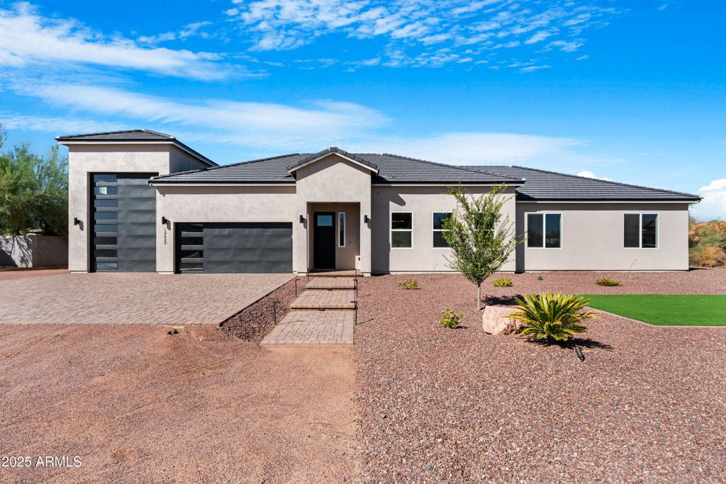 Photo of 19622 W Pasadena Avenue, Litchfield Park, AZ 85340 (MLS # 6931743)