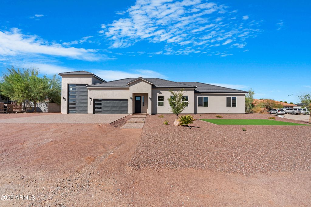 Photo of 19622 W Pasadena Avenue, Litchfield Park, AZ 85340 (MLS # 6931743)