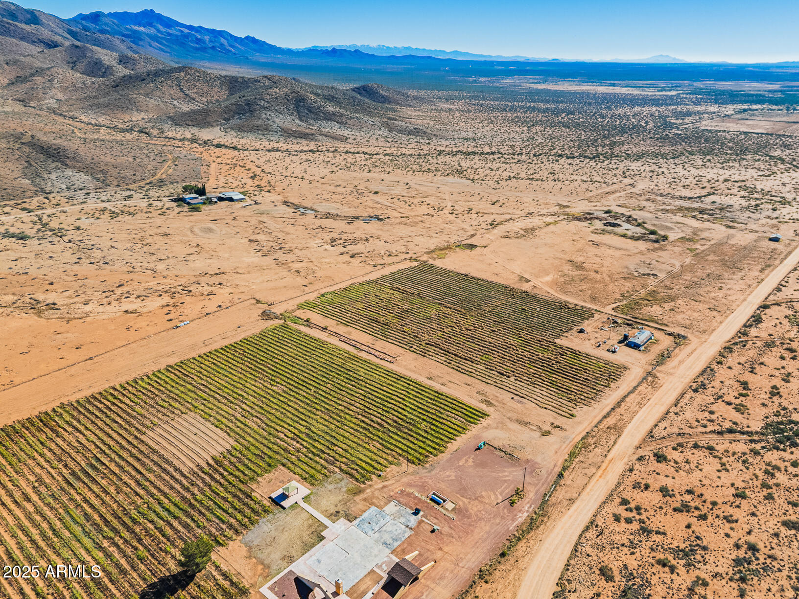 2909 E COUNTRY CLUB Drive