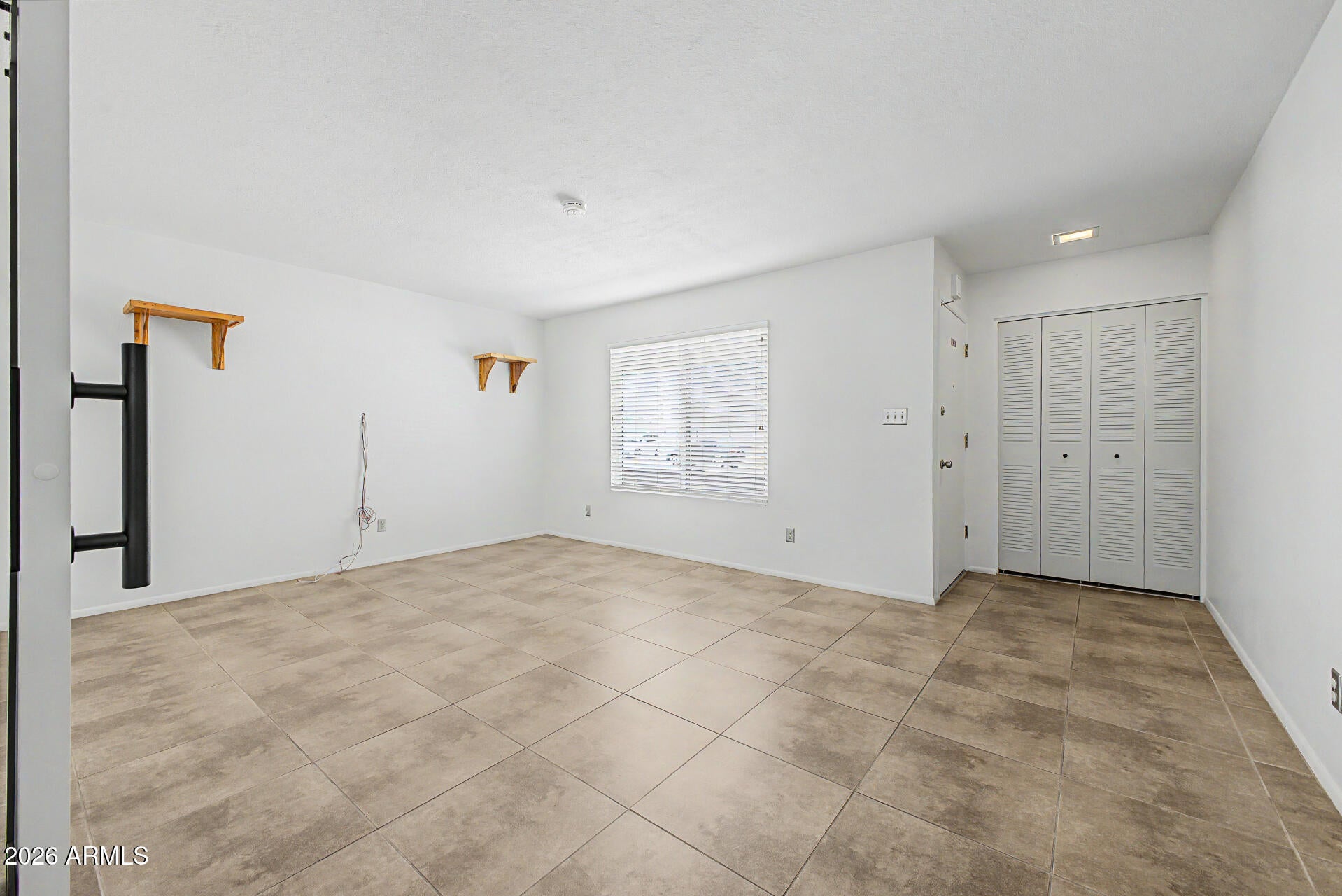 3327 W MOUNTAIN VIEW Road