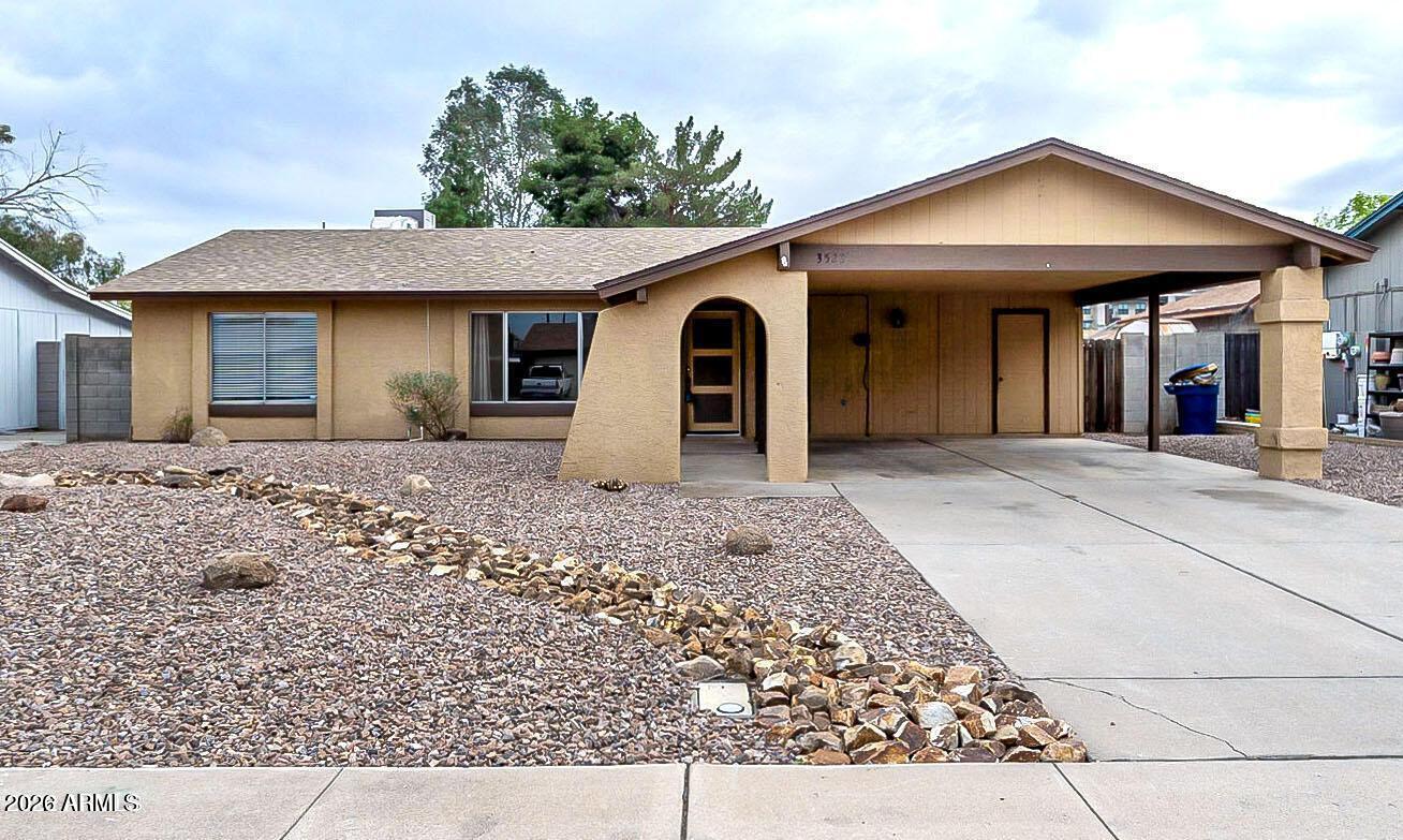 3523 W DETROIT Street