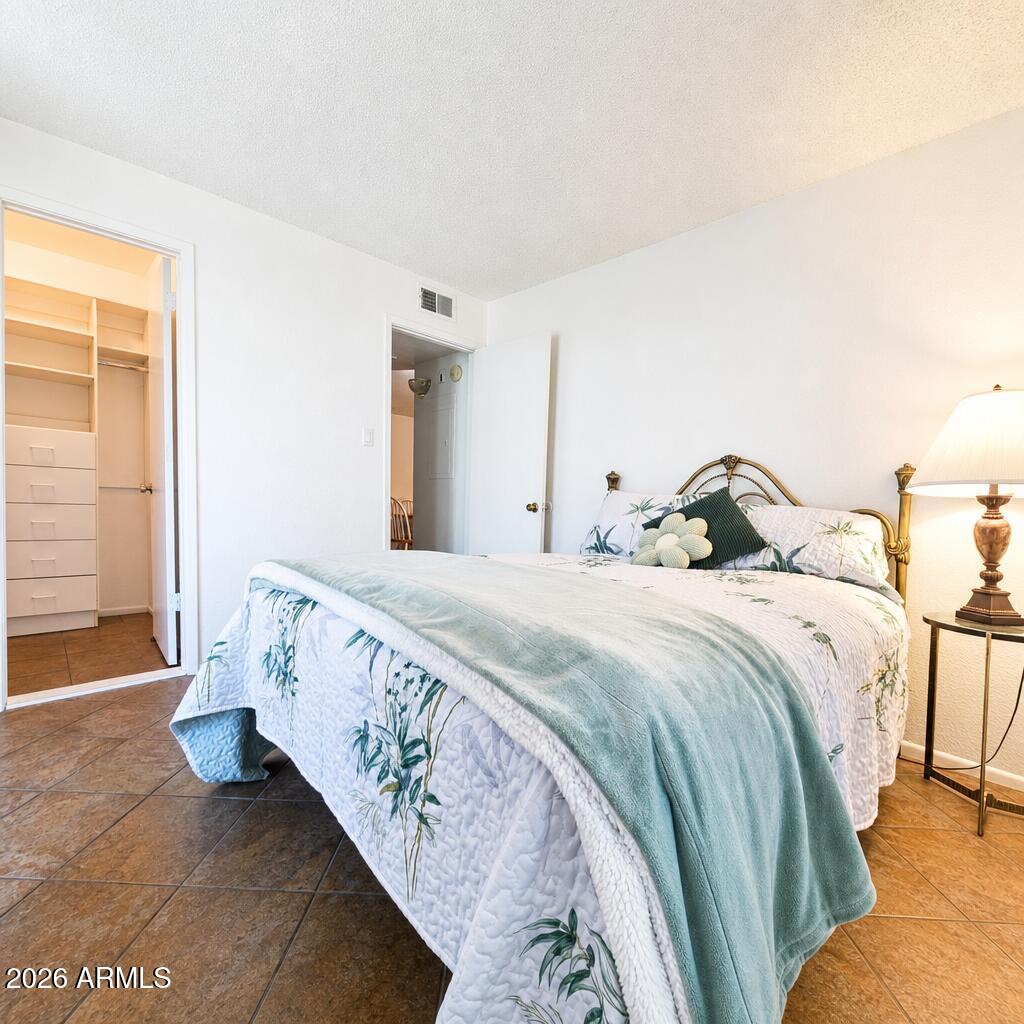 5757 W EUGIE Avenue 1102