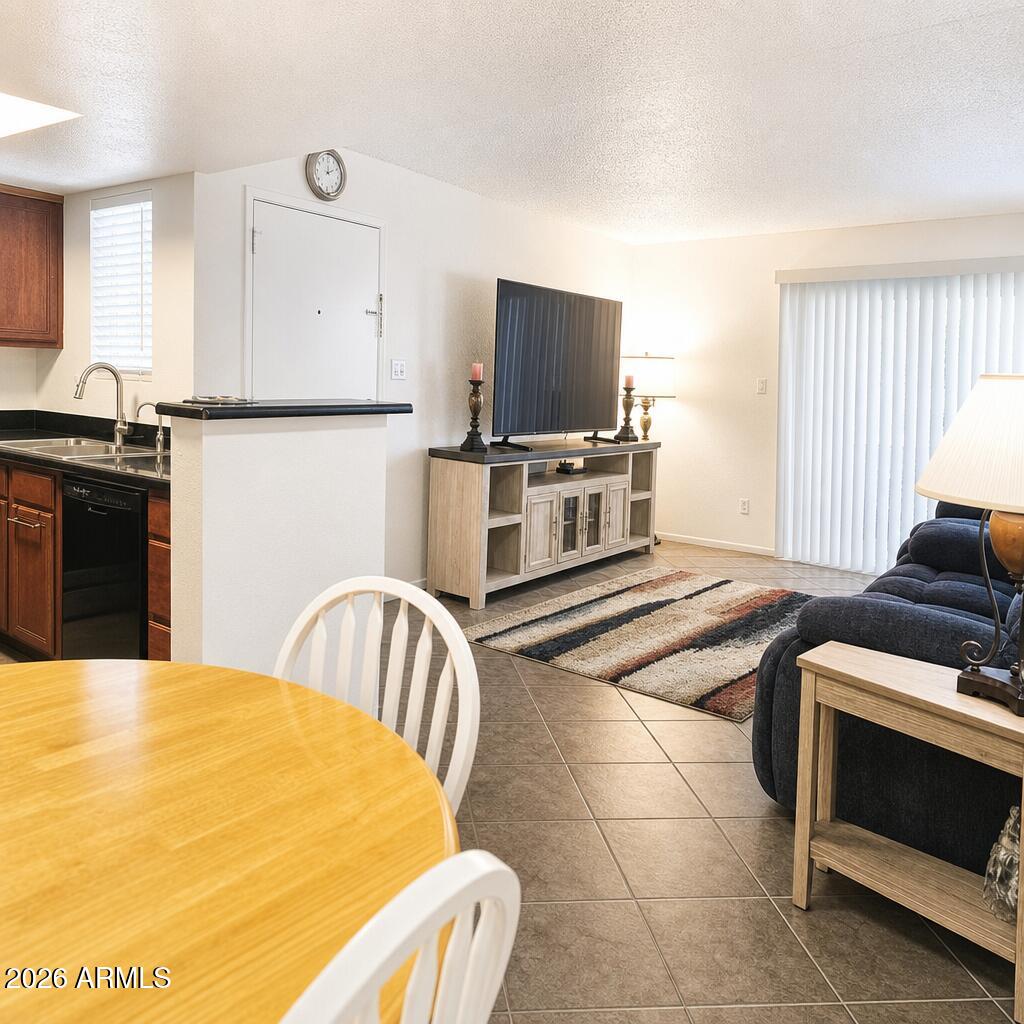 5757 W EUGIE Avenue 1102