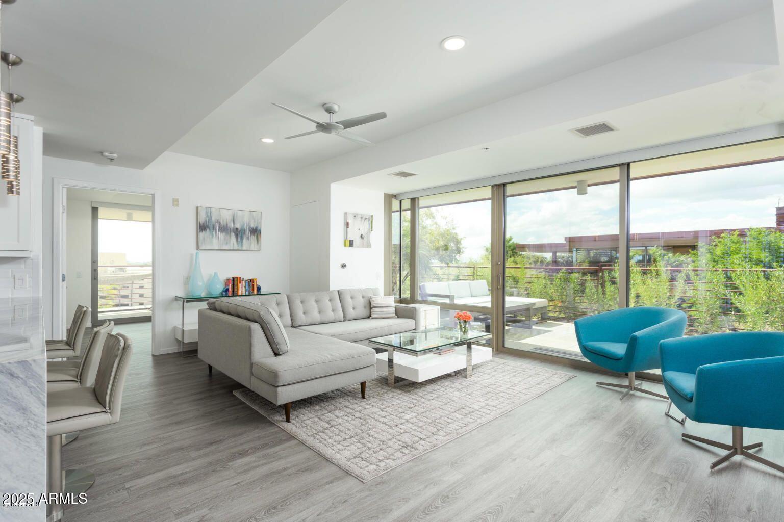 7147 E RANCHO VISTA Drive 7002