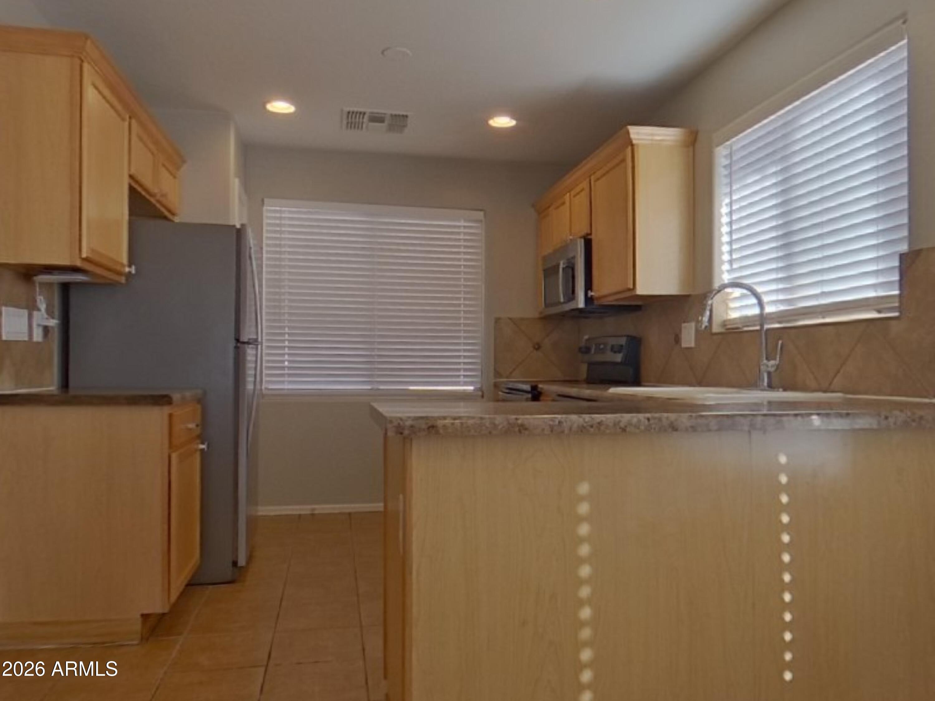 25841 W VALLEY VIEW Drive