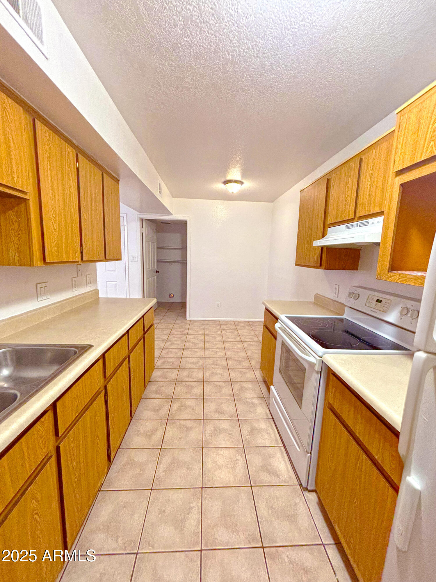 416 N ROCA Circle