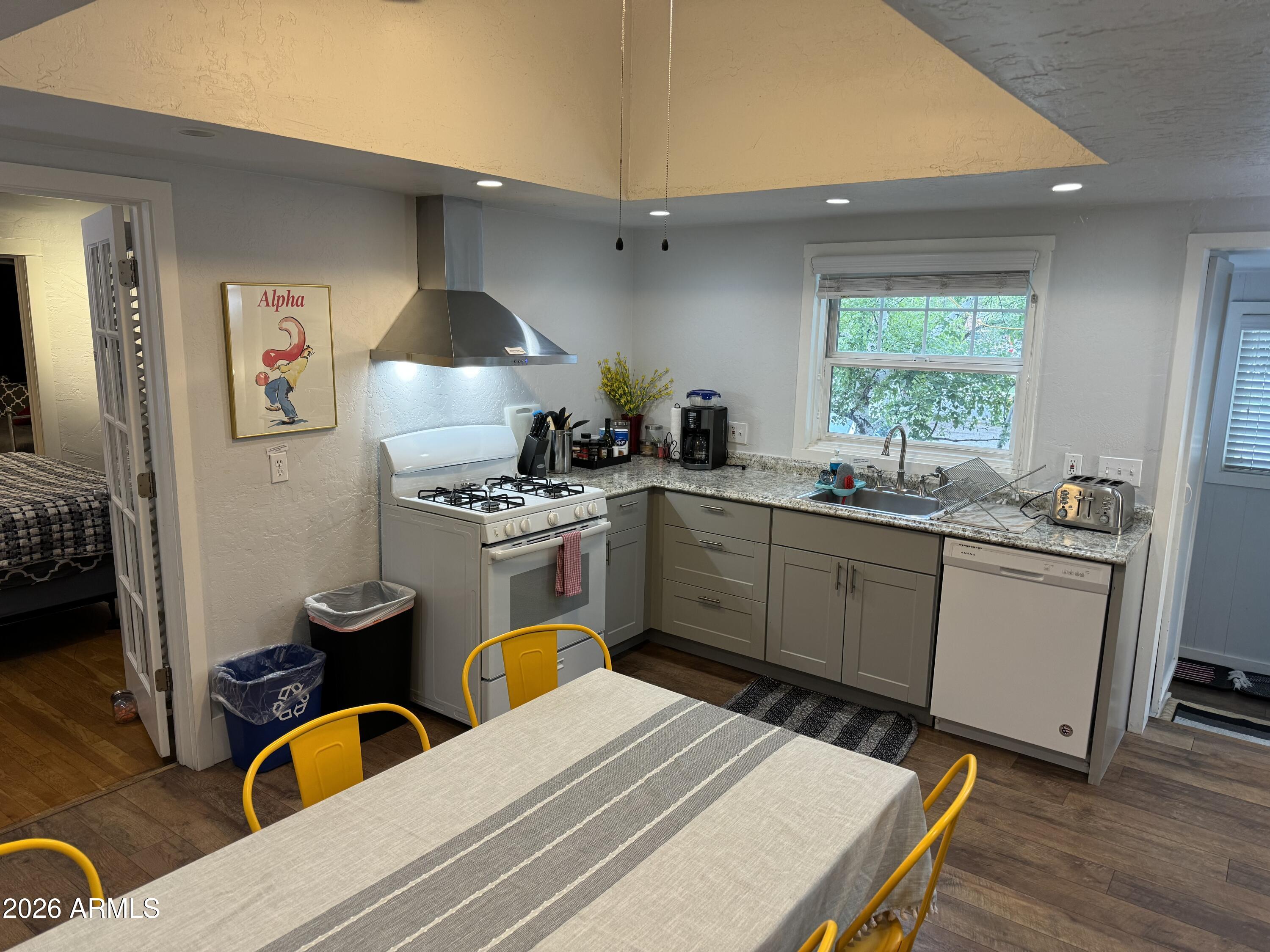 309 N Humphreys Street