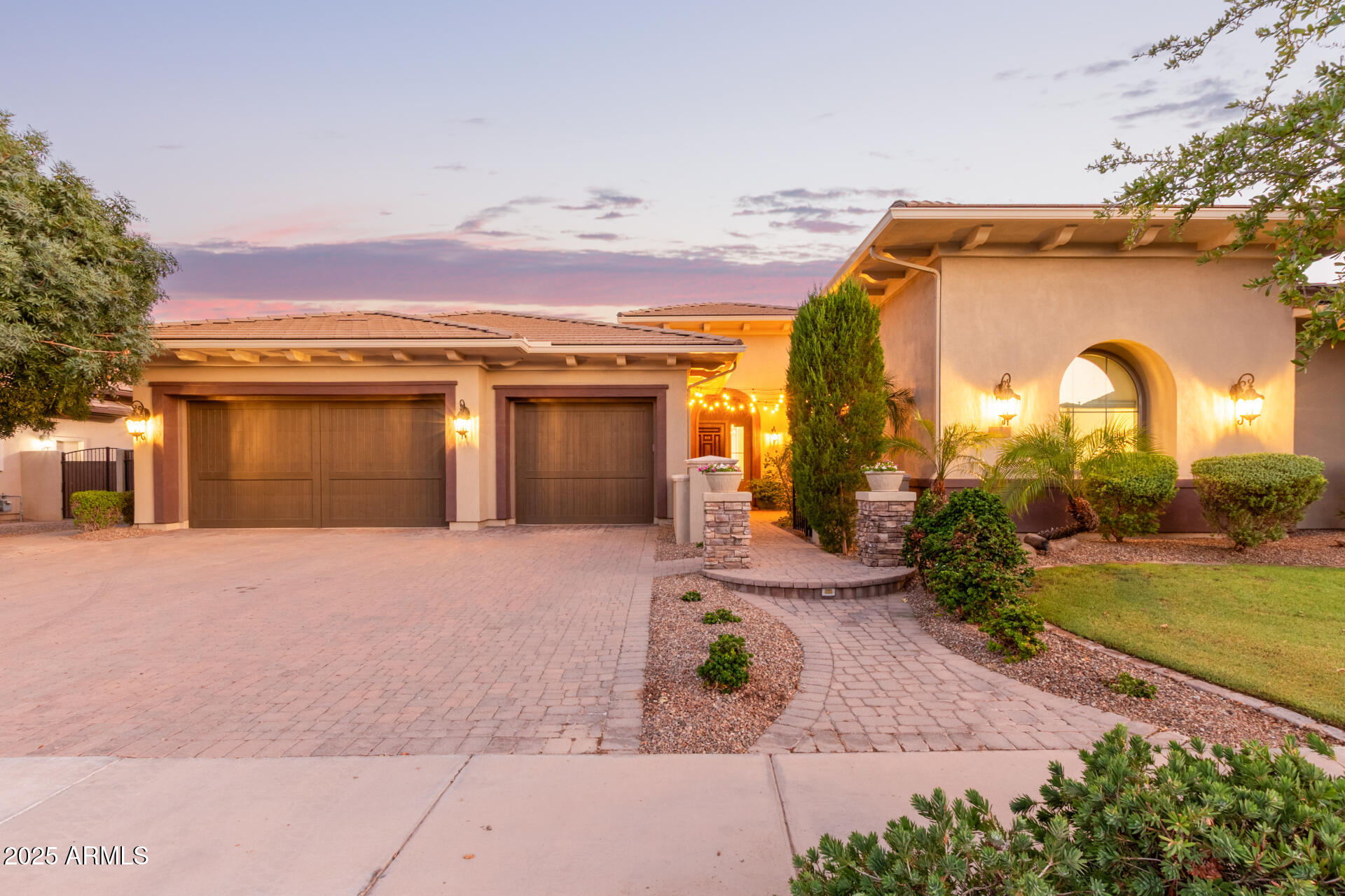 291 W YELLOWSTONE Way