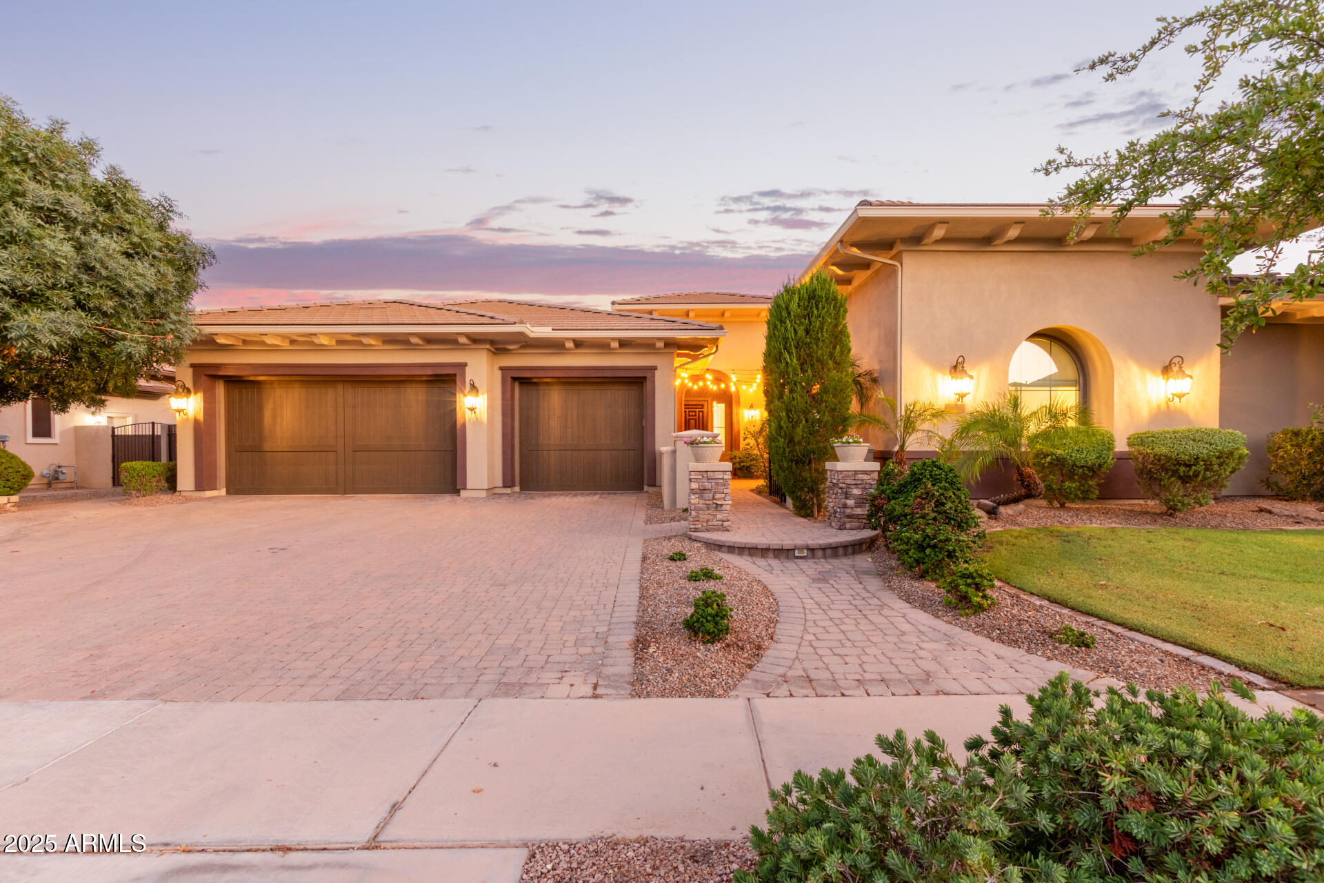 291 W YELLOWSTONE Way