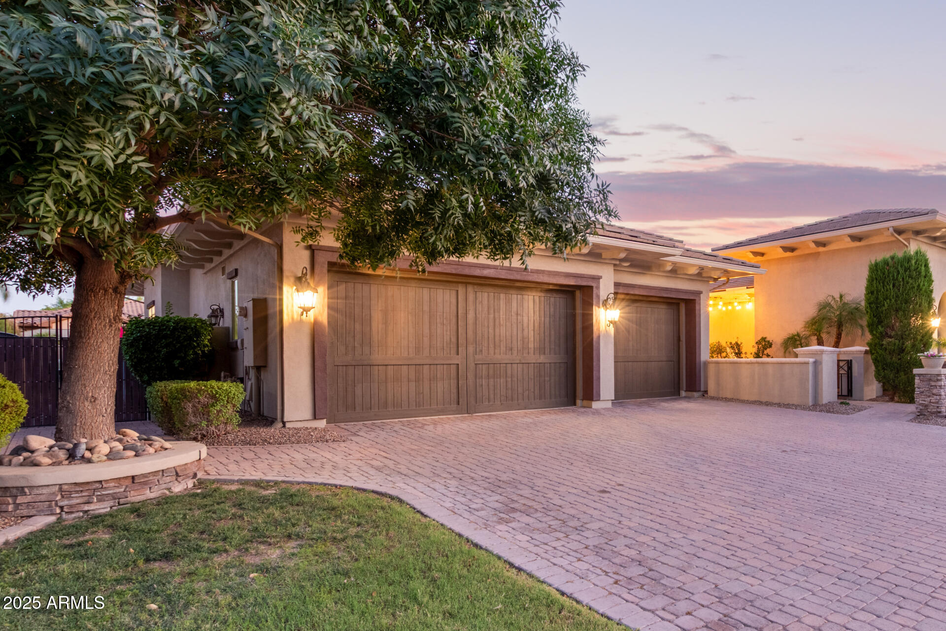 291 W YELLOWSTONE Way
