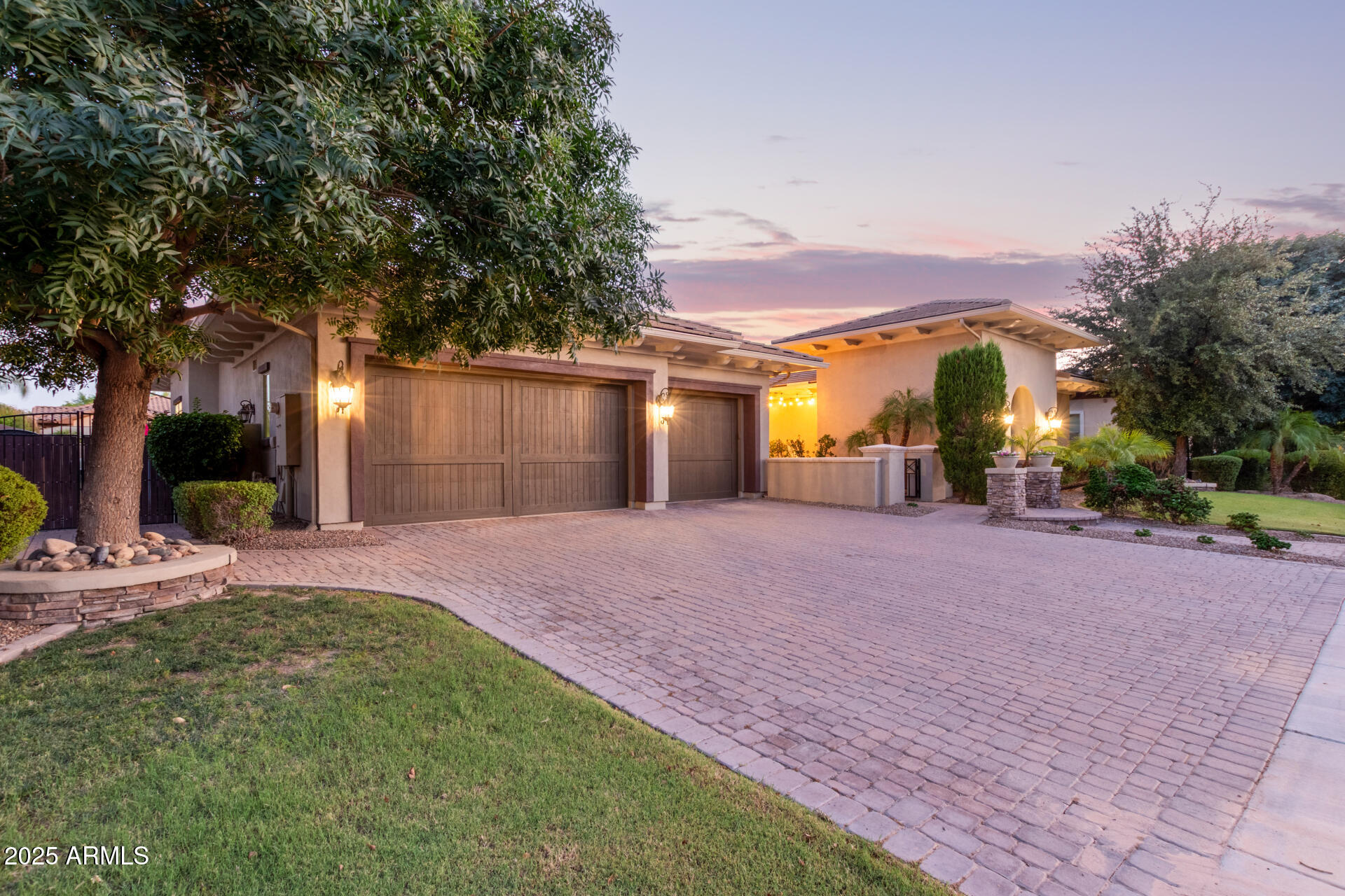291 W YELLOWSTONE Way