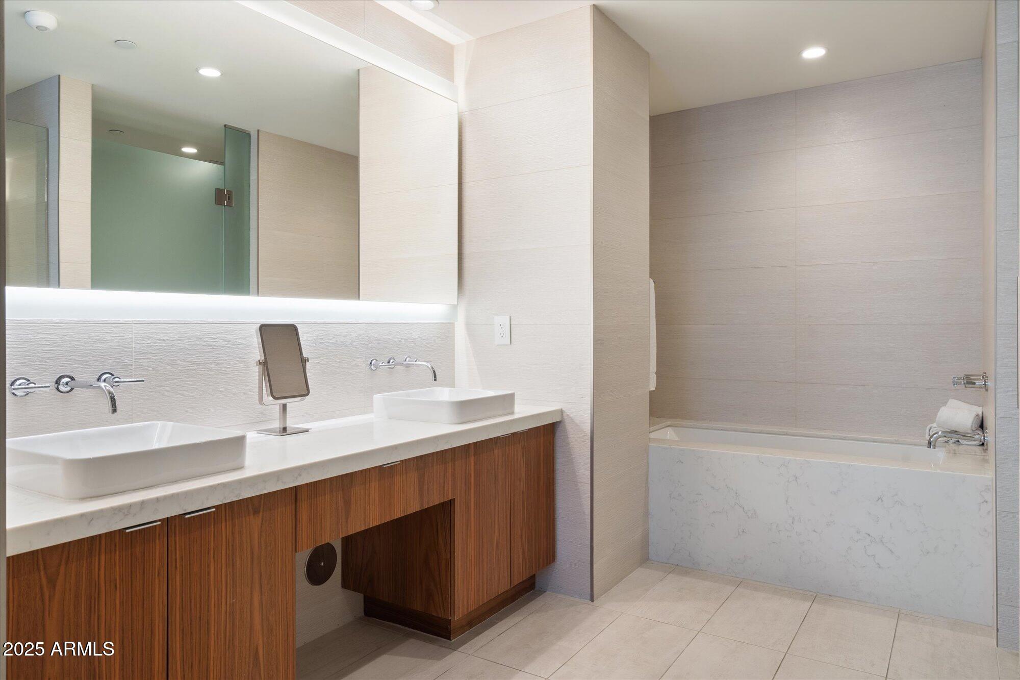 MOUNTAIN SHADOWS RESORT - CONDOMINIUM HOTEL - Residential