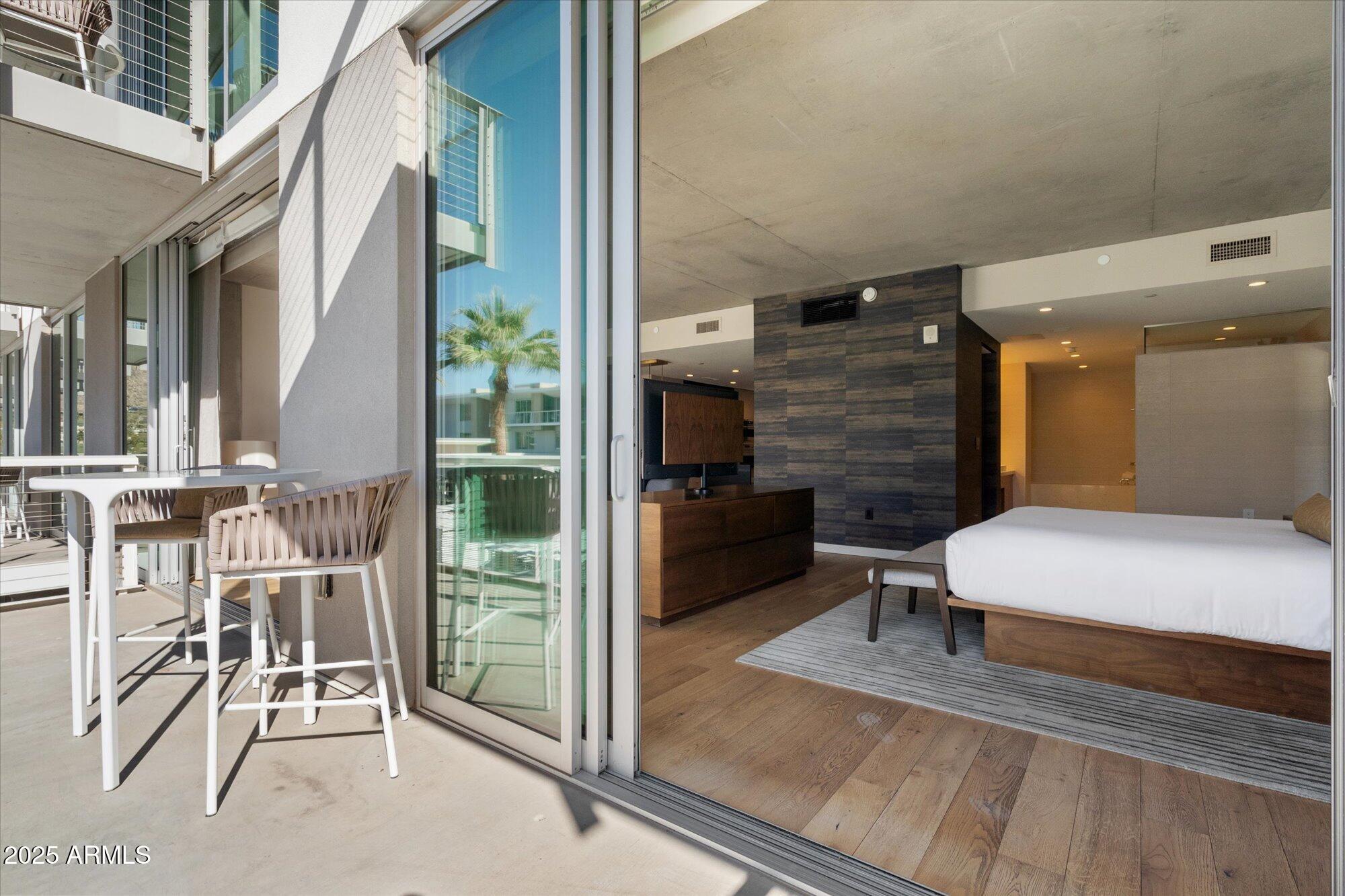 MOUNTAIN SHADOWS RESORT - CONDOMINIUM HOTEL - Residential