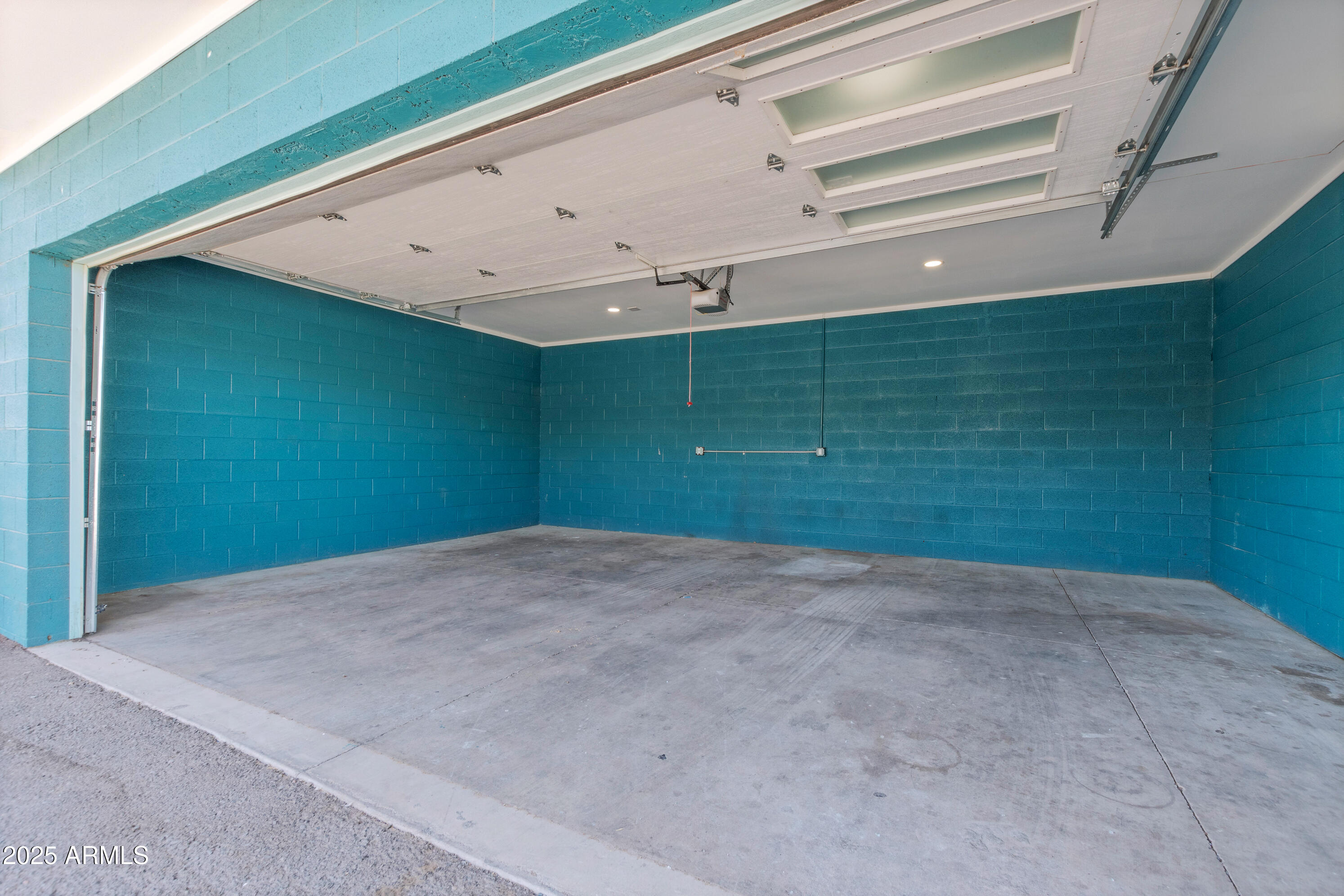 1106 S MONTEZUMA Avenue