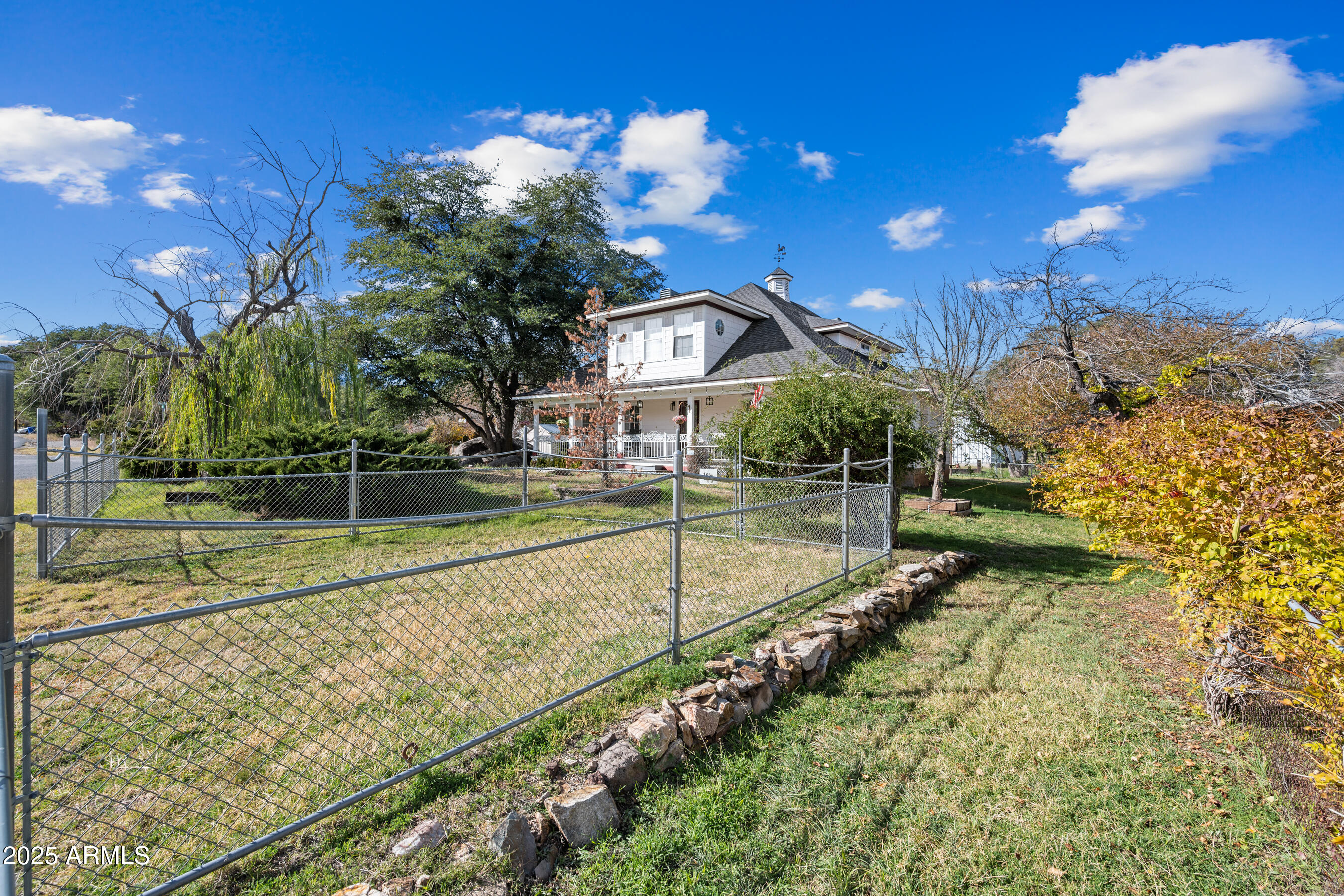 17288 W FOOTHILL Road