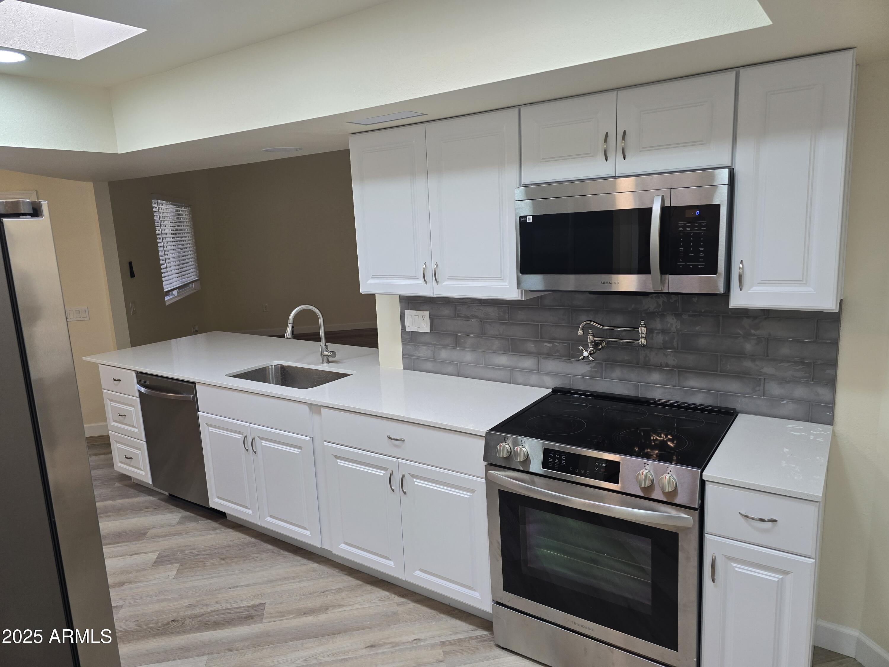 10838 W THUNDERBIRD Boulevard