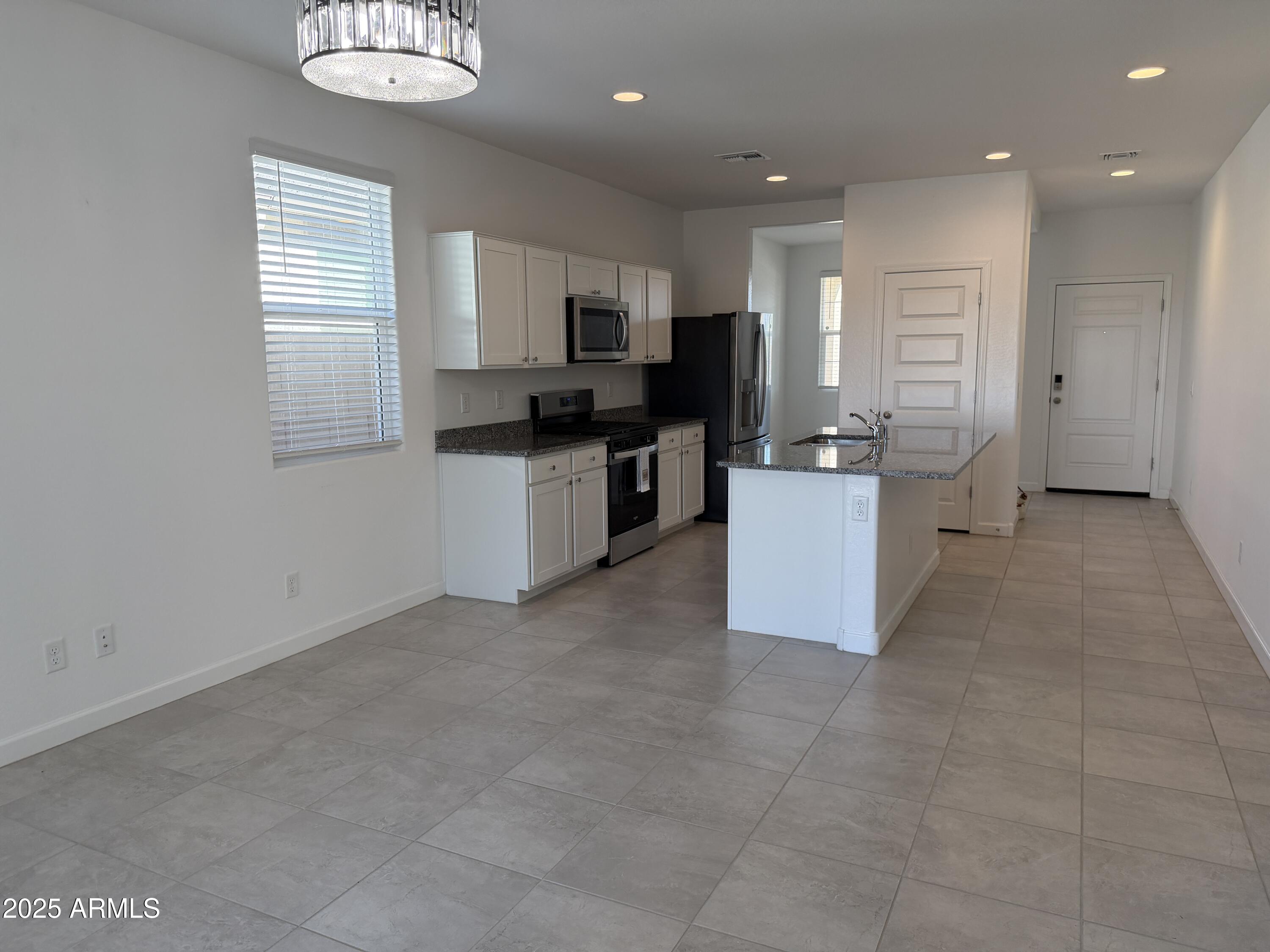 40060 W HILLMAN Drive