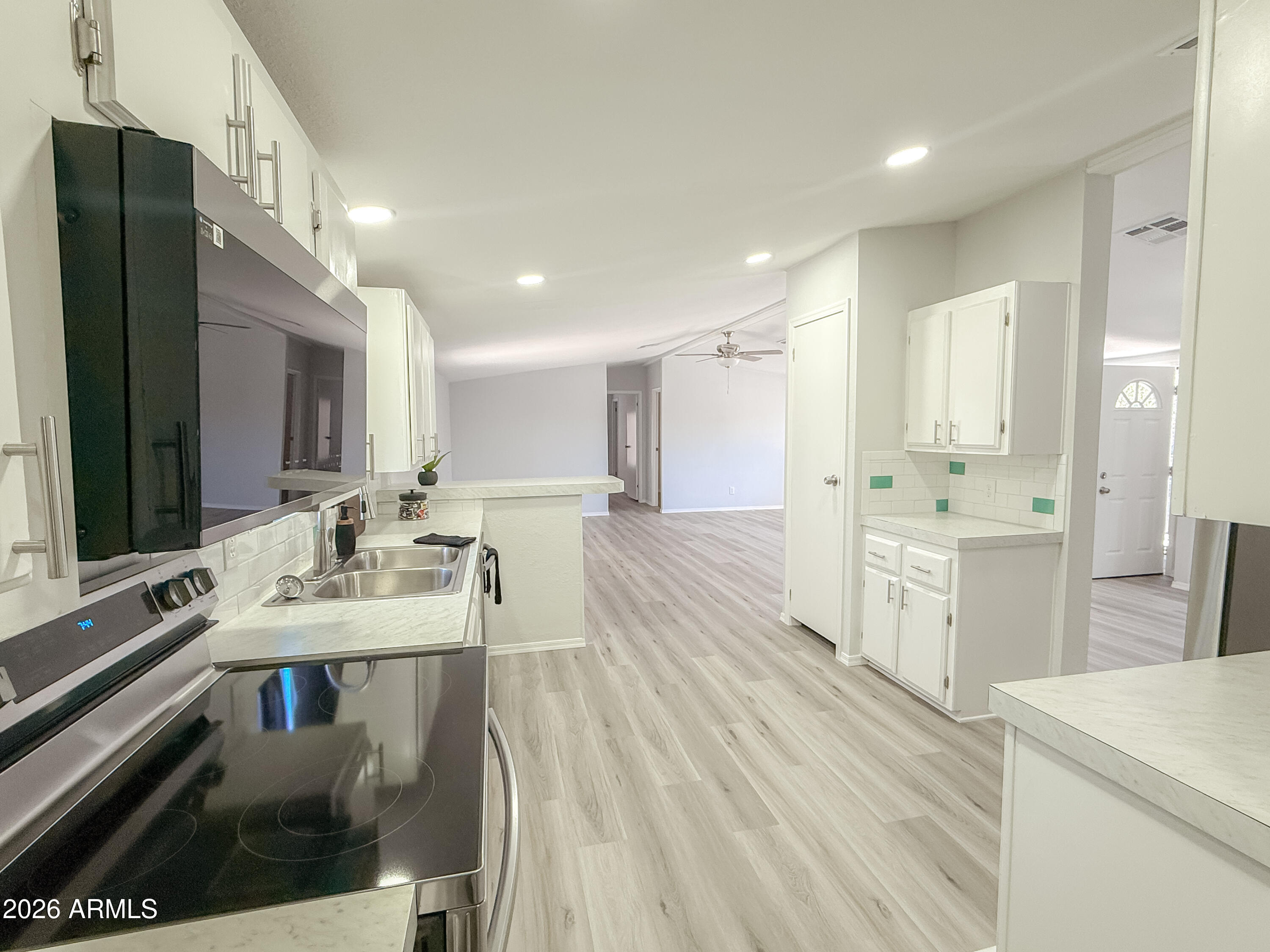 12721 W Greenway Road 39