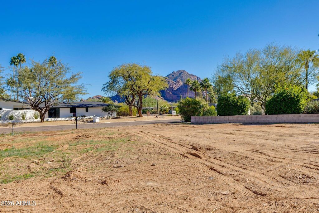 Photo of 4027 E San Miguel Avenue #84, Phoenix, AZ 85018 (MLS # 6970332)