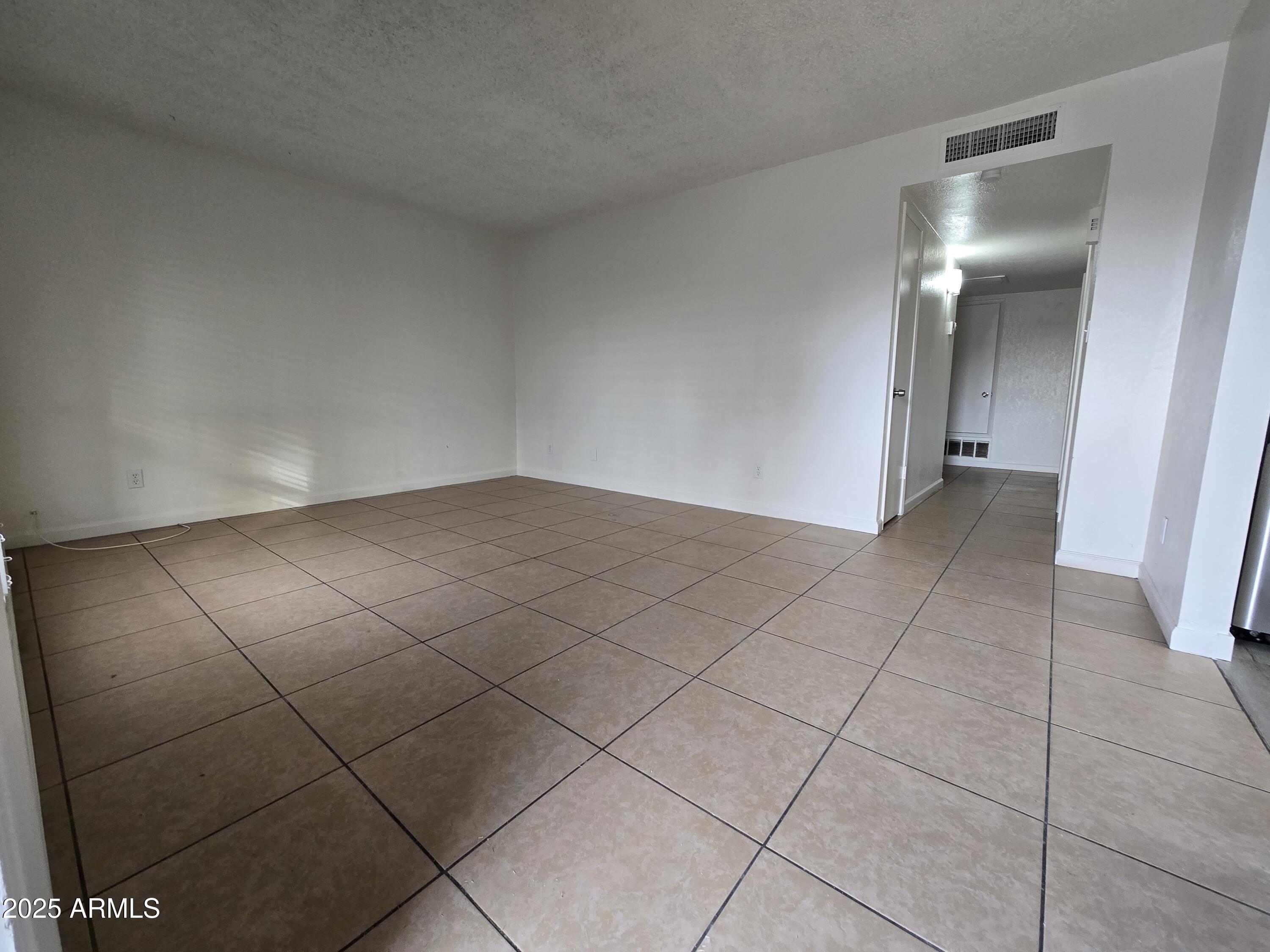7752 W FLOWER Street