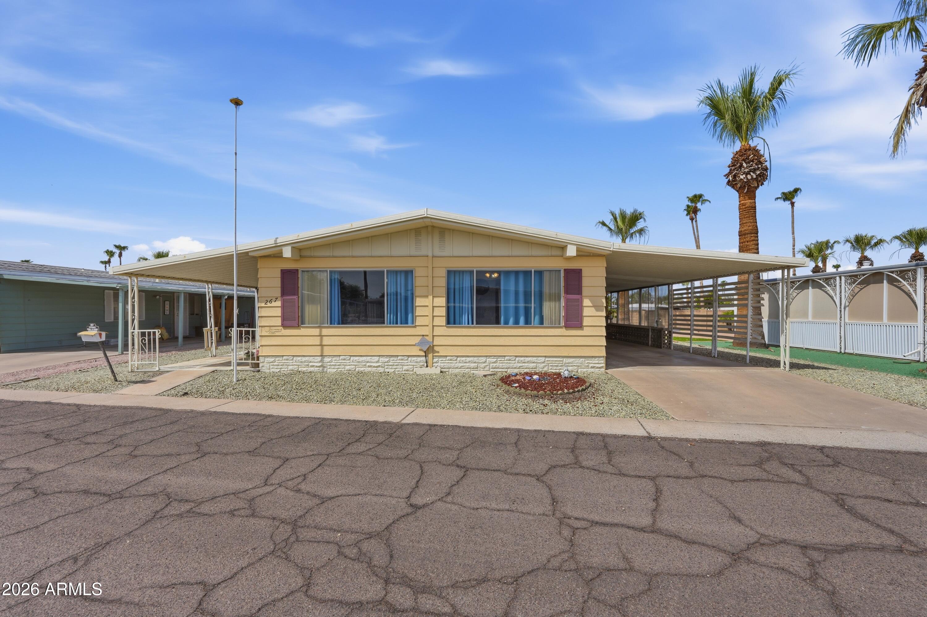 120 N VAL VISTA Drive 267