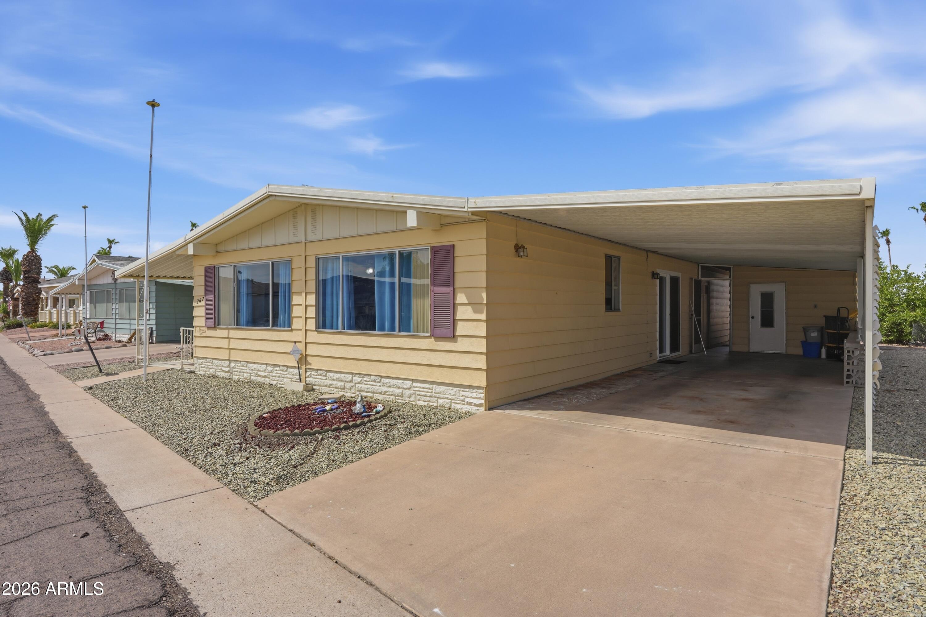 120 N VAL VISTA Drive 267