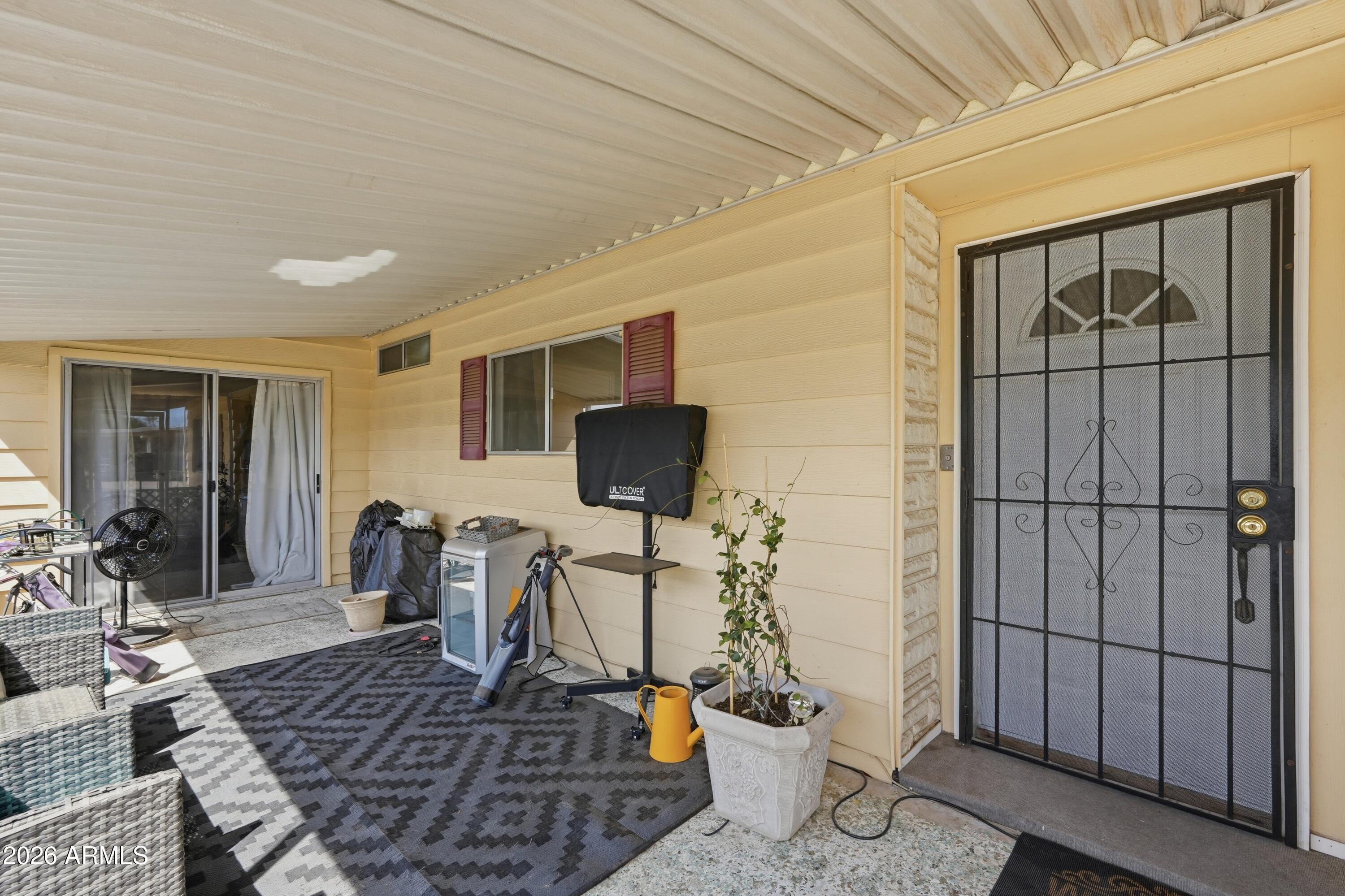 120 N VAL VISTA Drive 267