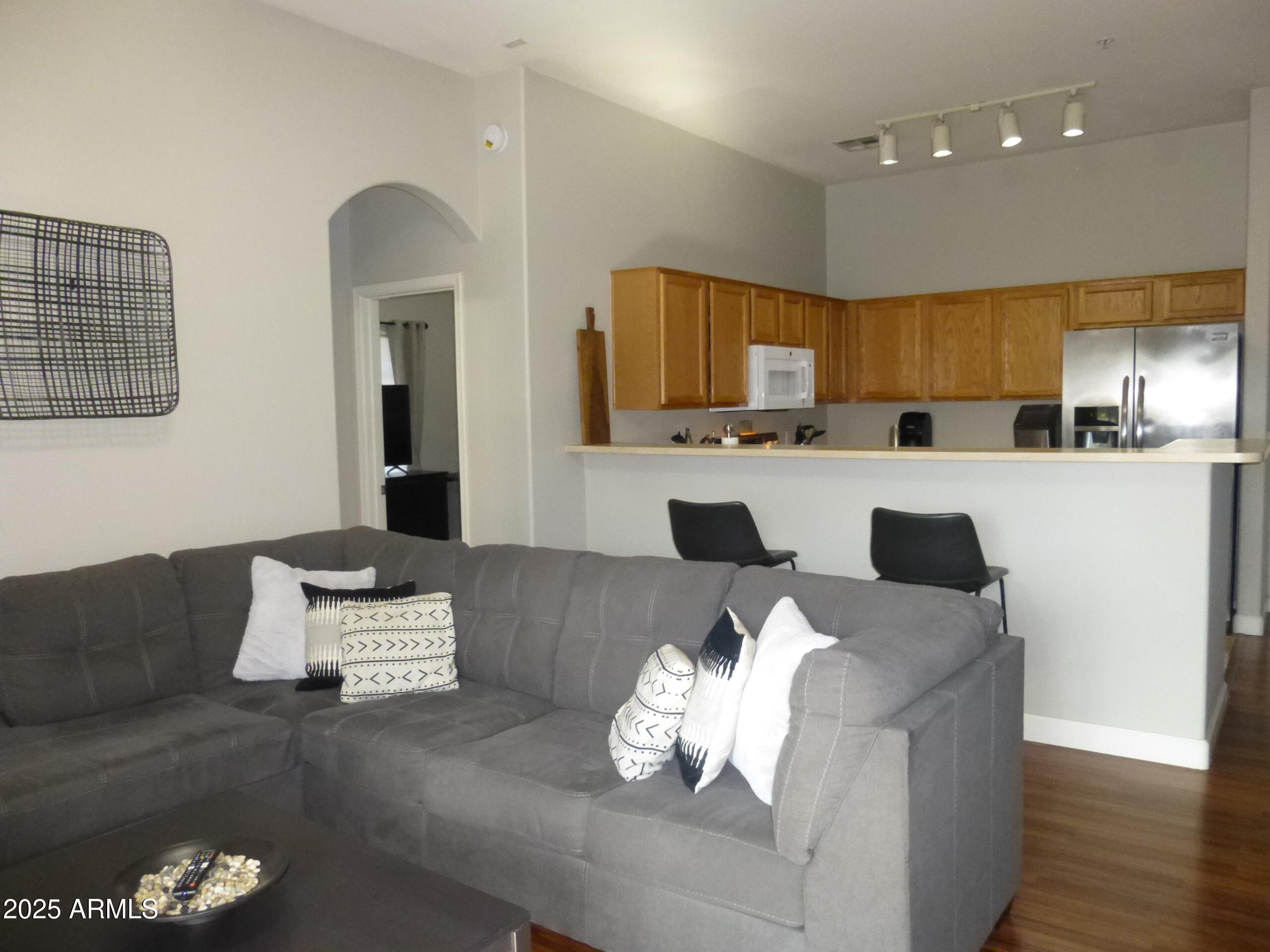 2727 N PRICE Road 28