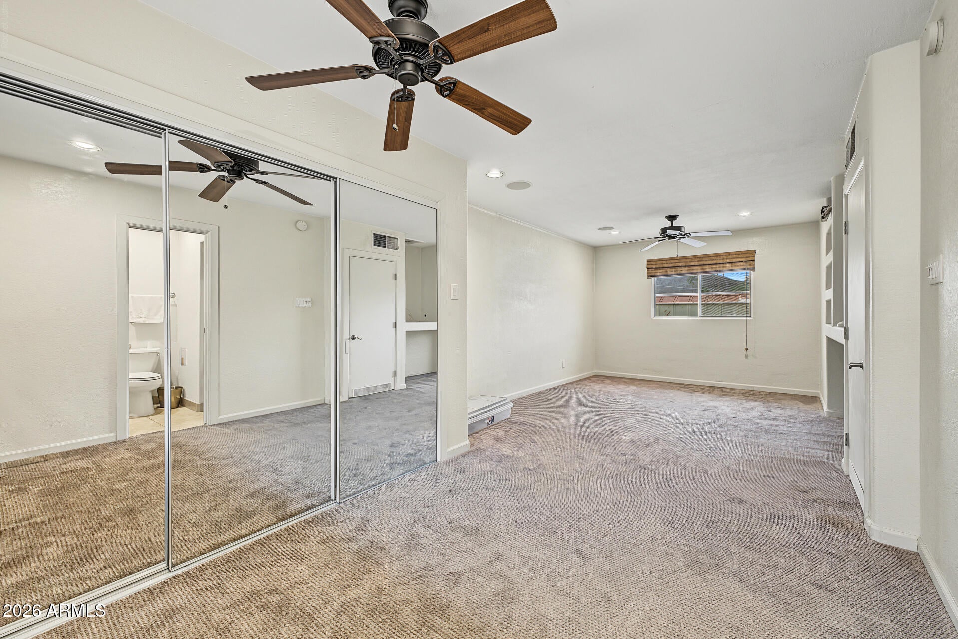 1427 E CHOLLA Street