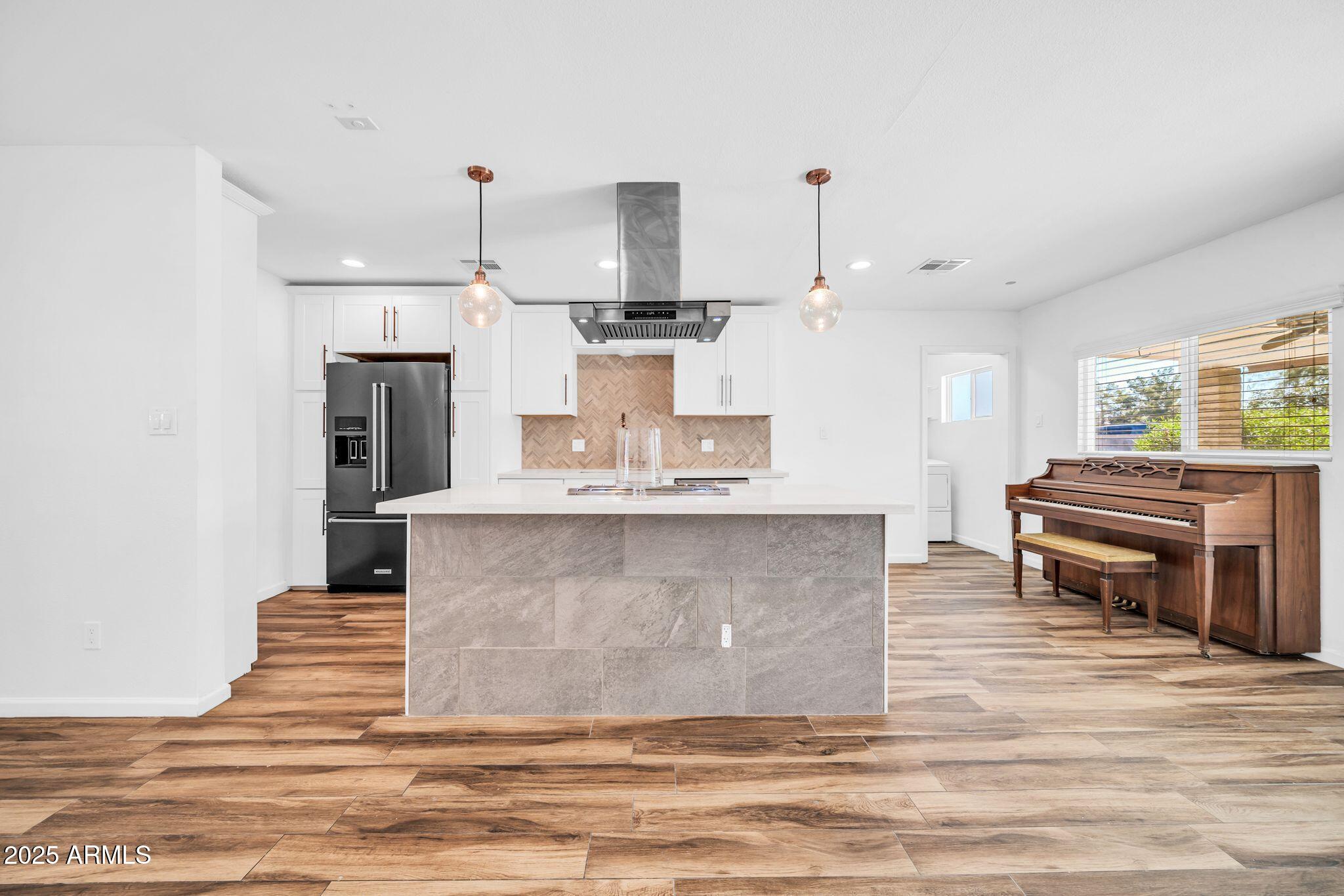 5503 W CAROL ANN Way