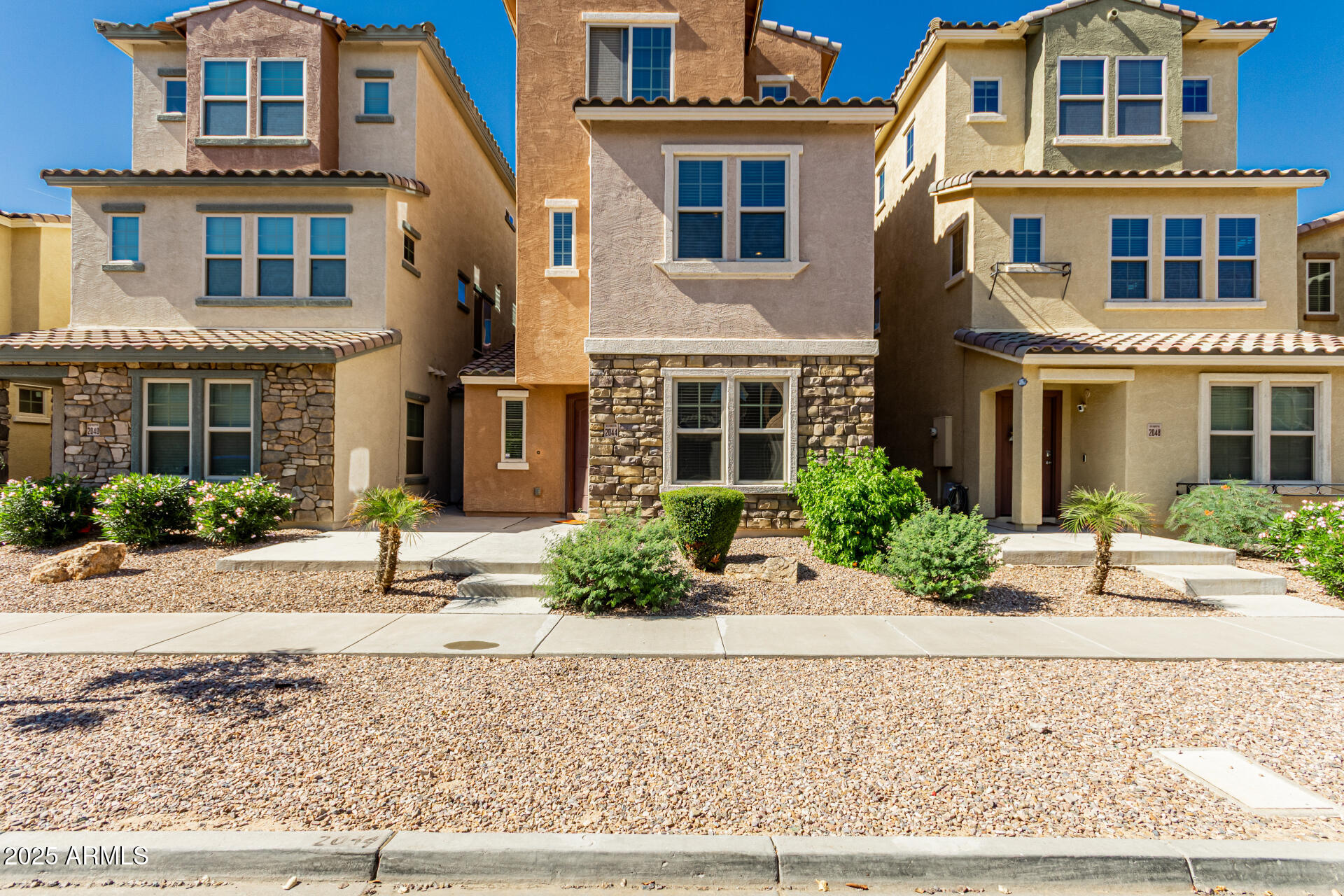 2044 N 77TH Lane